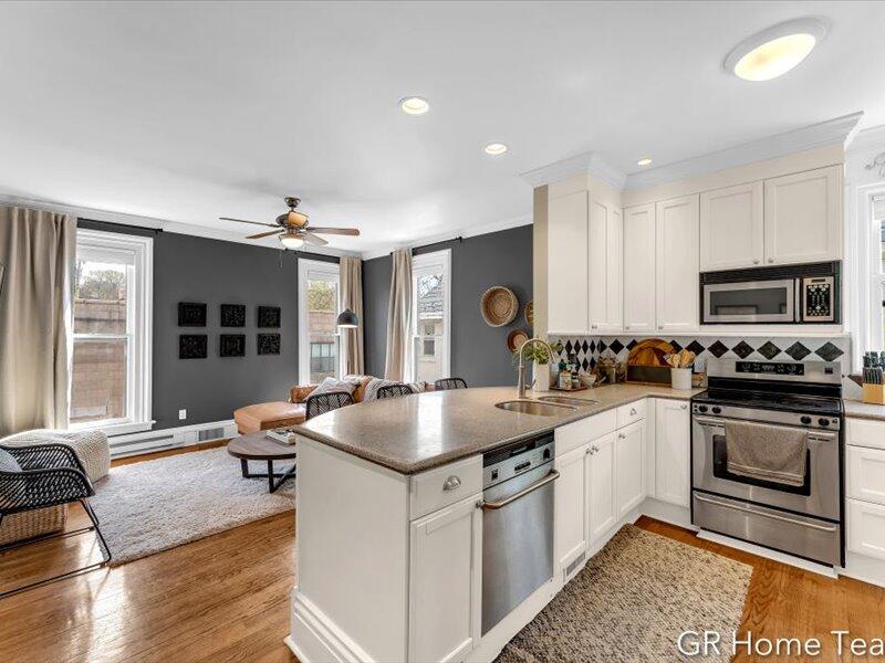 22 Jefferson Avenue SE Grand Rapids MI 49503