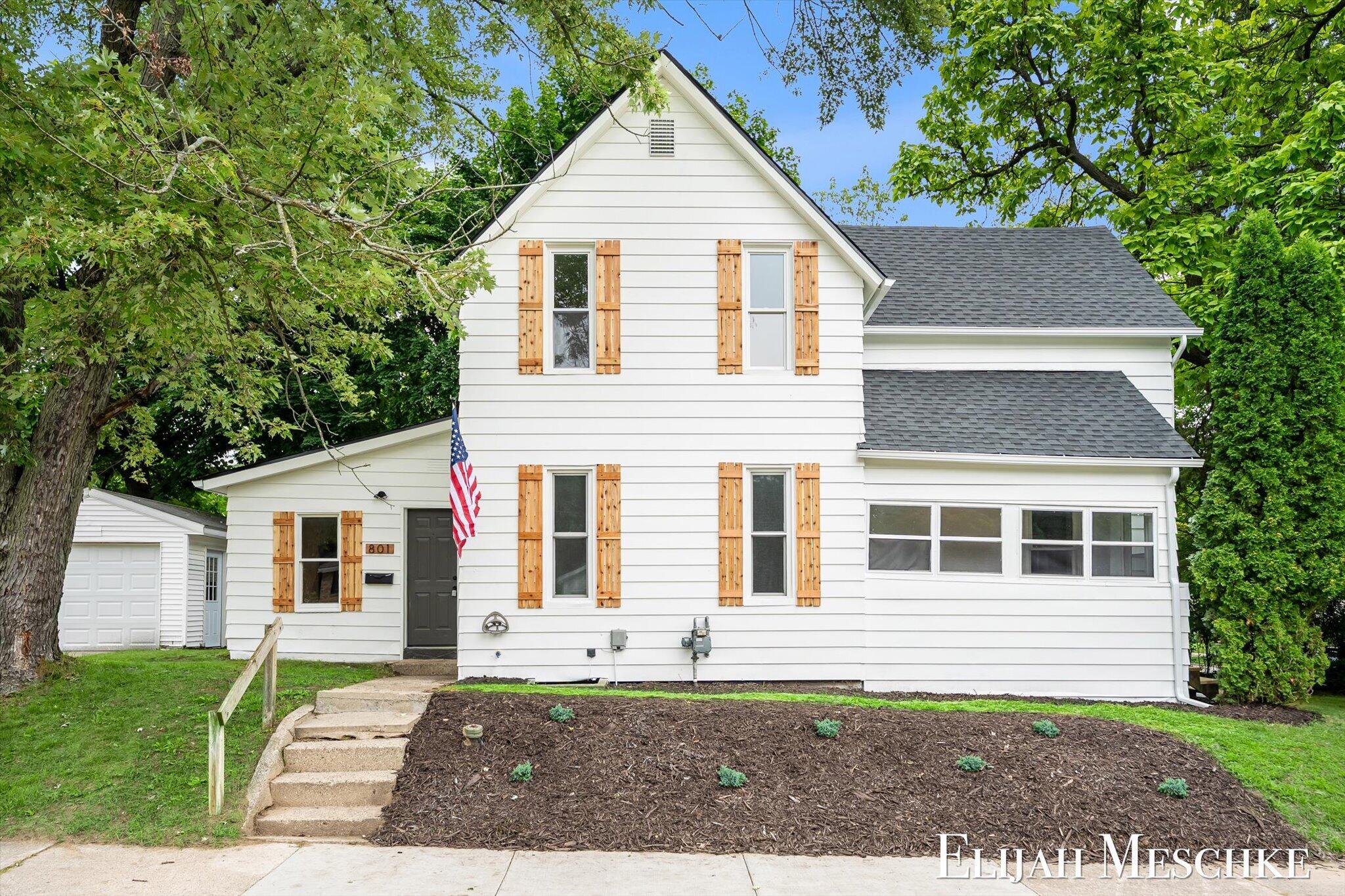 801 Coldbrook Street NE Grand Rapids MI 49503
