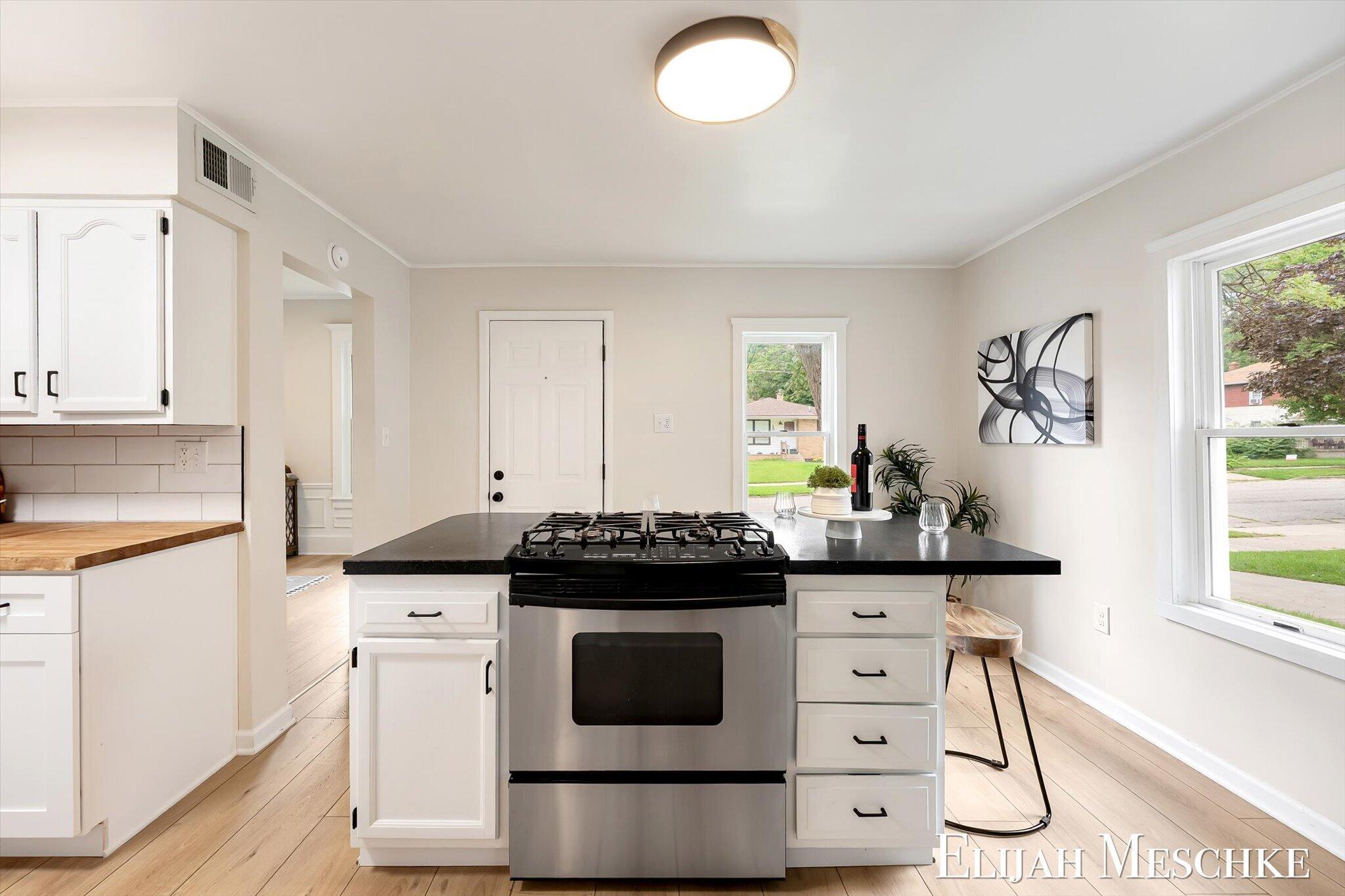 801 Coldbrook Street NE Grand Rapids MI 49503