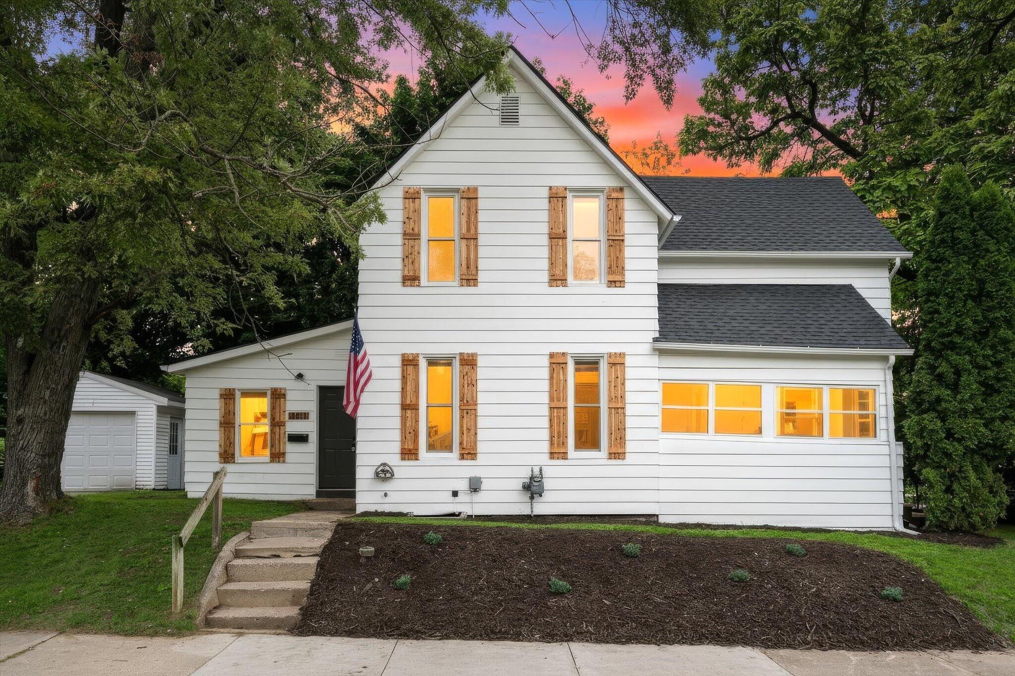 801 Coldbrook Street NE Grand Rapids MI 49503