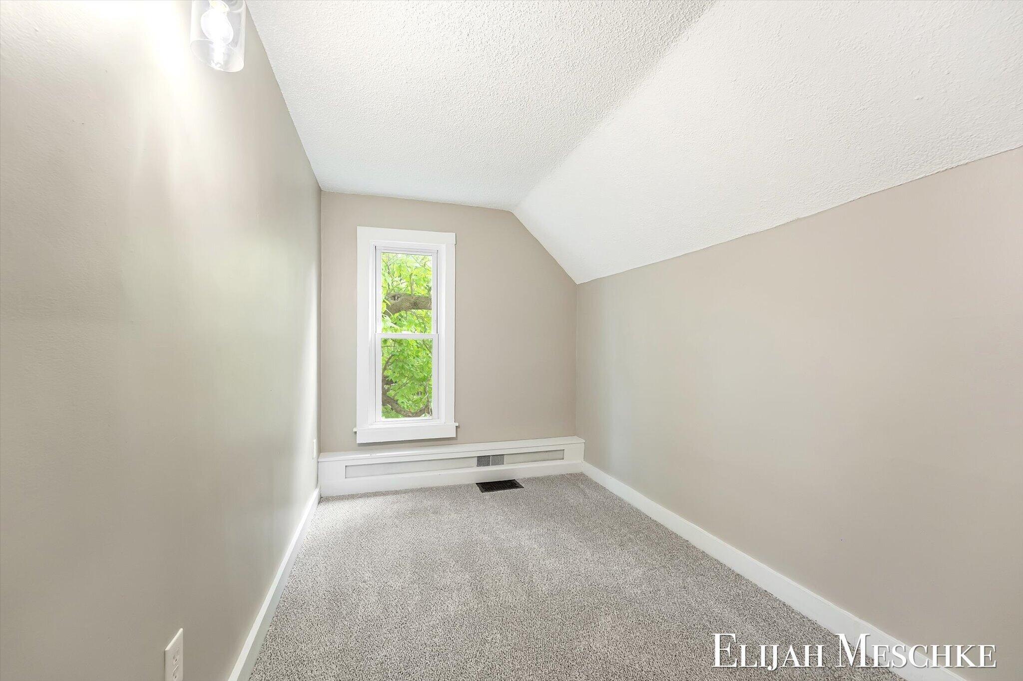 801 Coldbrook Street NE Grand Rapids MI 49503