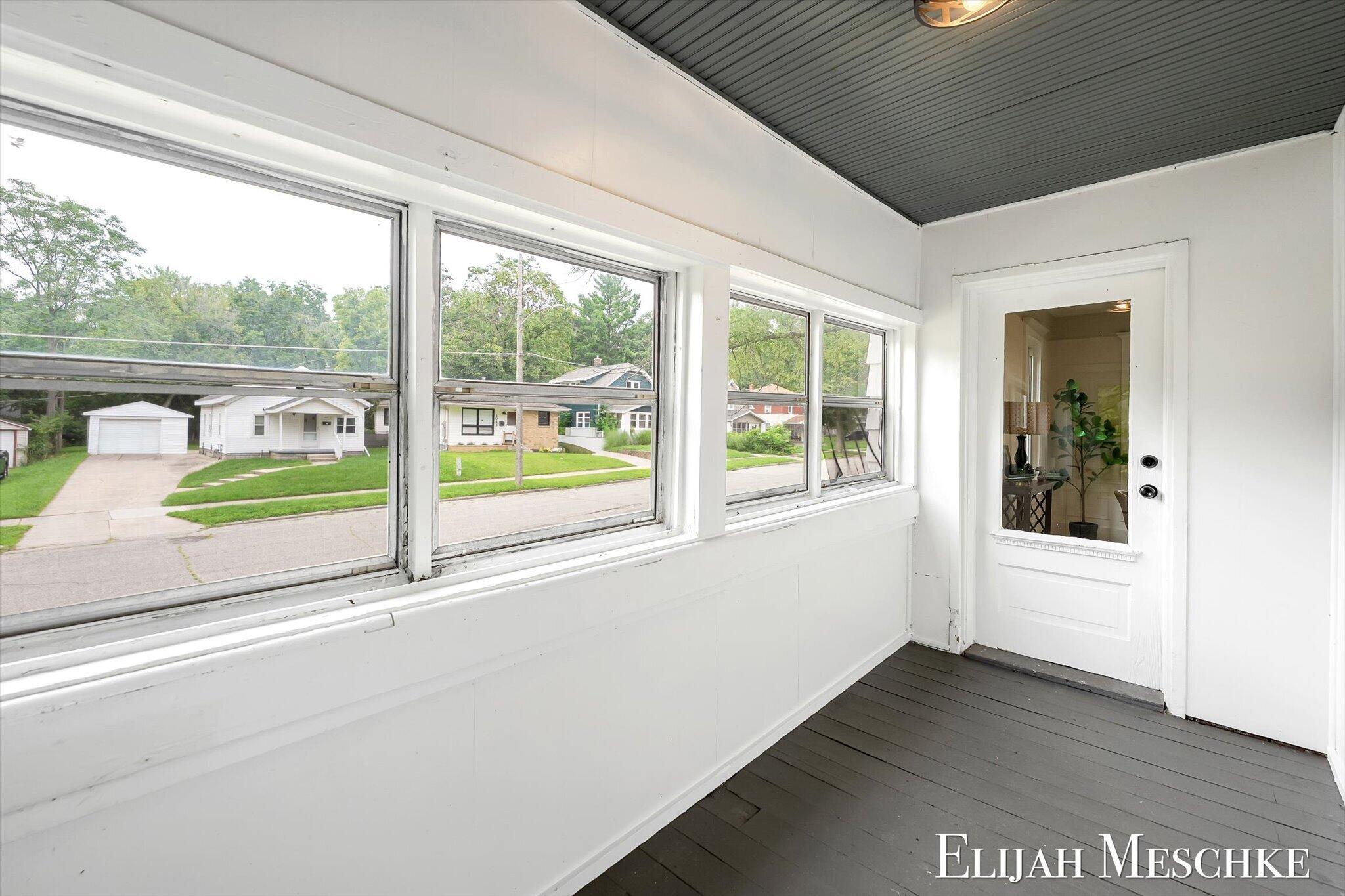 801 Coldbrook Street NE Grand Rapids MI 49503