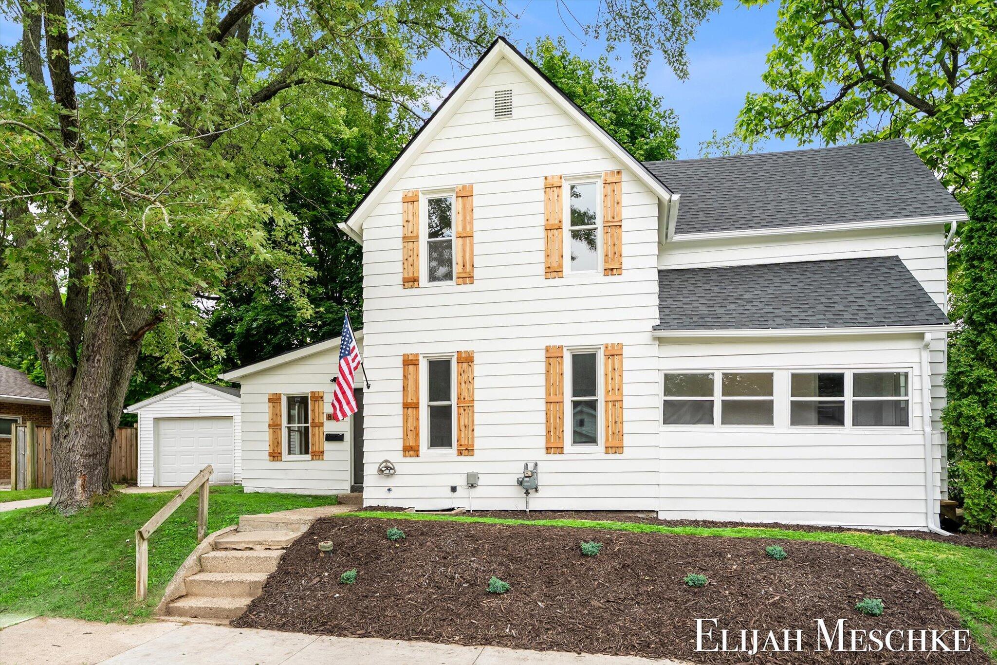801 Coldbrook Street NE Grand Rapids MI 49503
