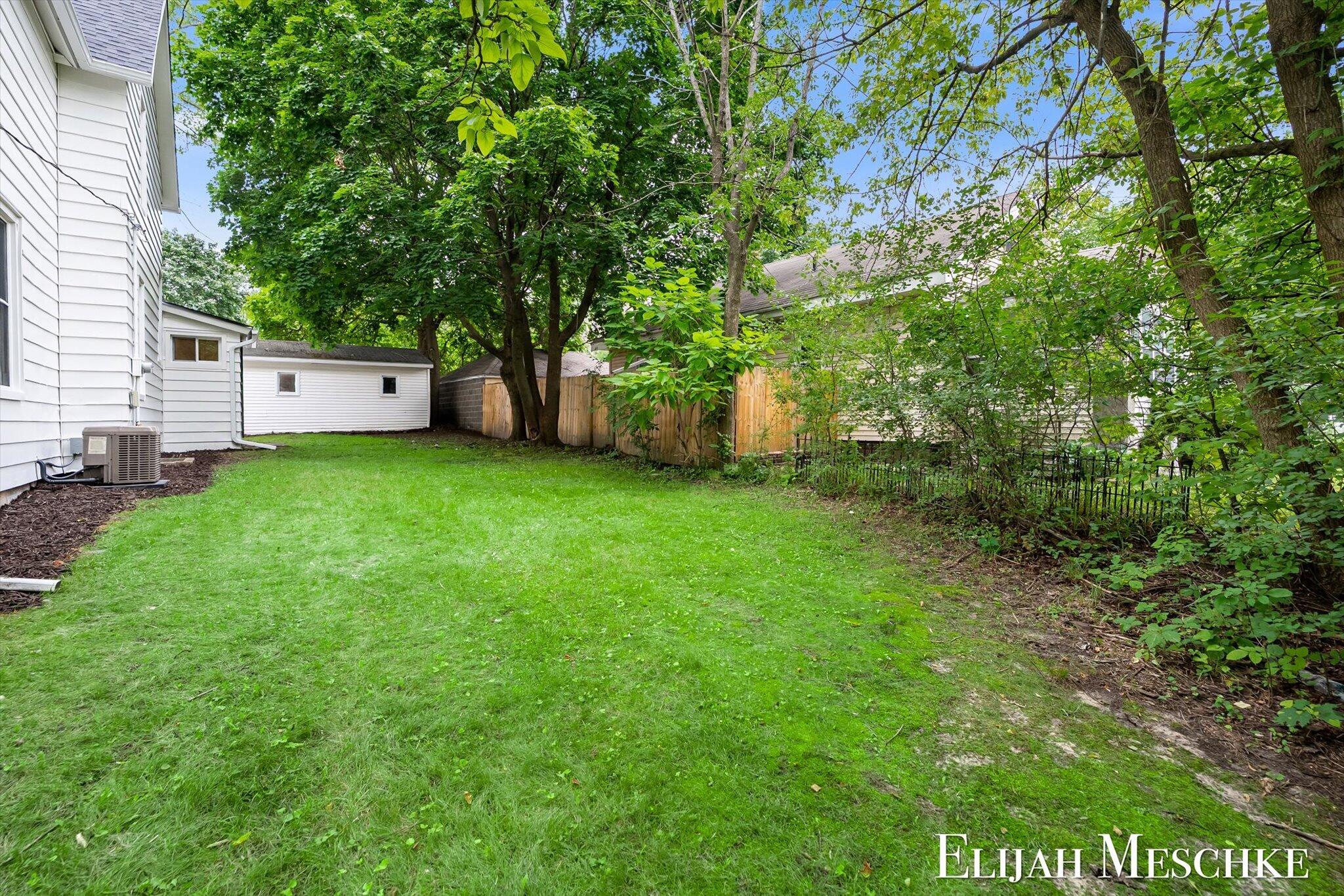 801 Coldbrook Street NE Grand Rapids MI 49503