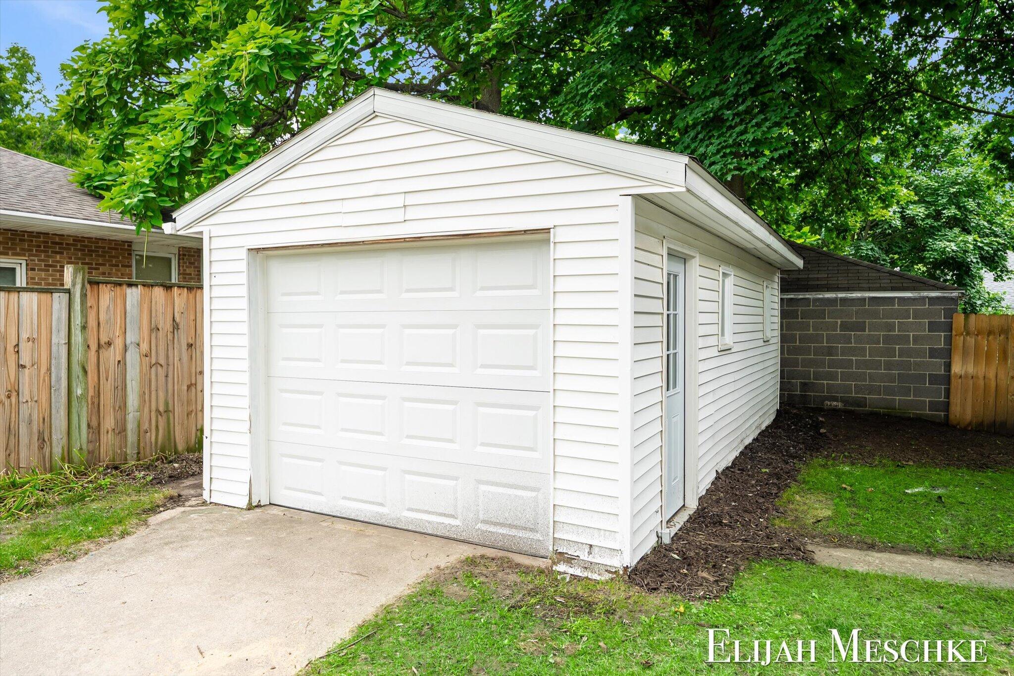 801 Coldbrook Street NE Grand Rapids MI 49503