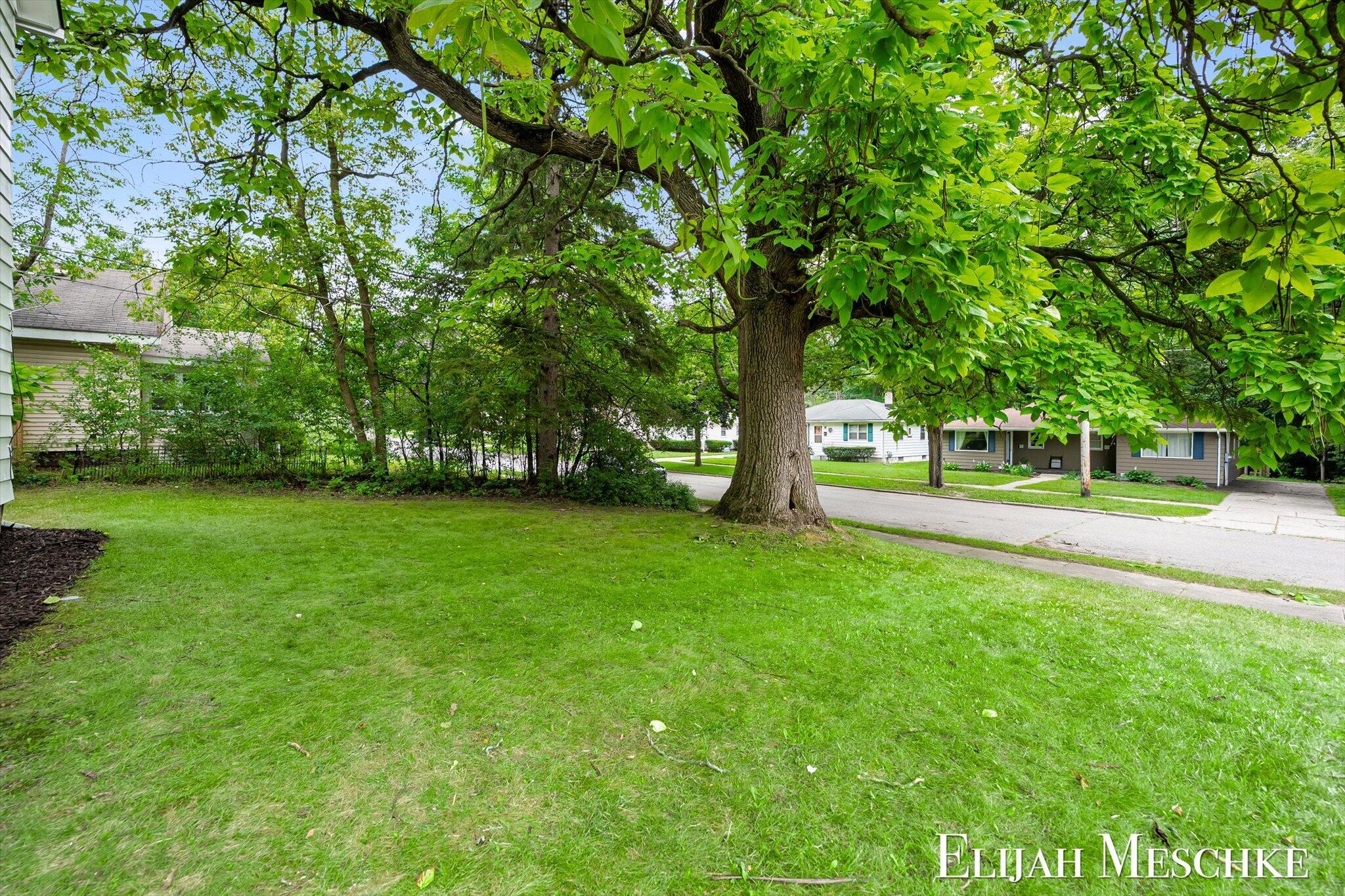 801 Coldbrook Street NE Grand Rapids MI 49503