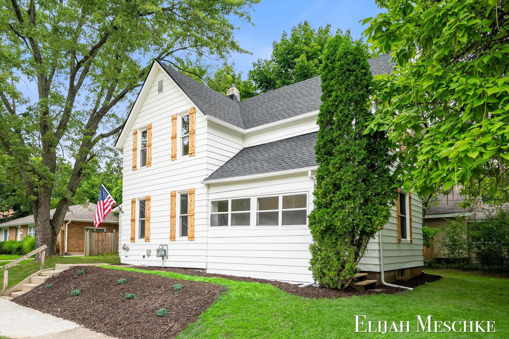 801 Coldbrook Street NE Grand Rapids MI 49503