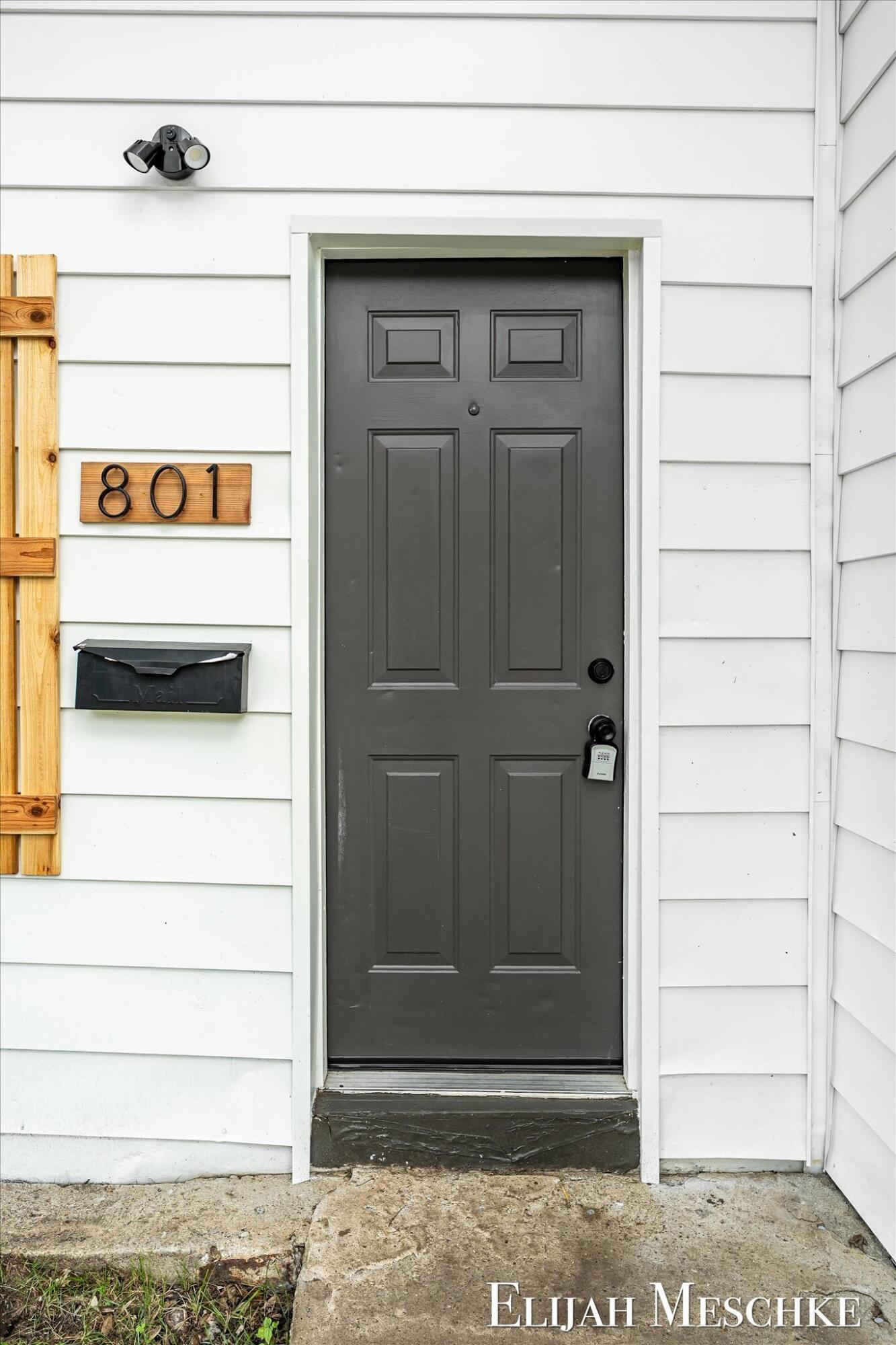 801 Coldbrook Street NE Grand Rapids MI 49503