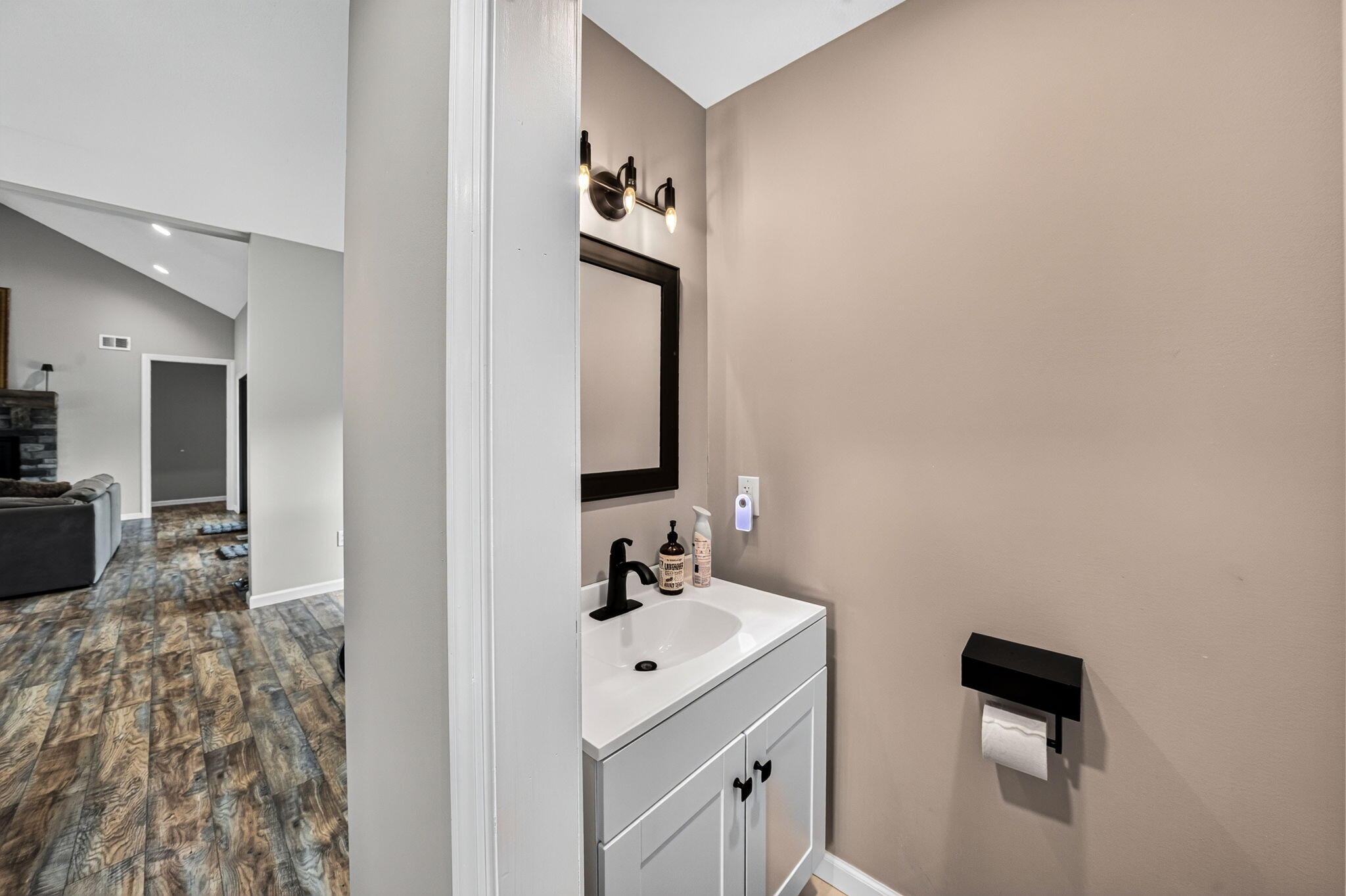 14275 Deer Path Buchanan MI 49107