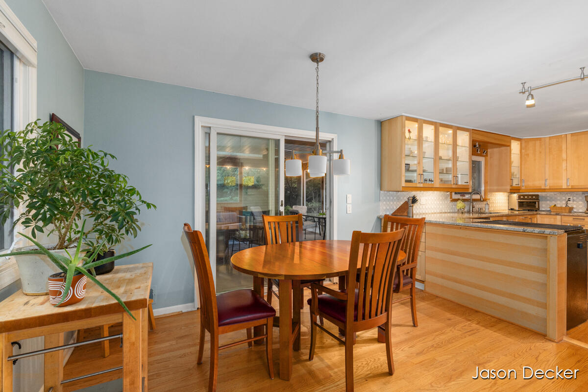 6181 10 Mile Road NE Rockford MI 49341