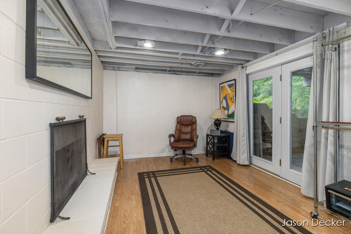 6181 10 Mile Road NE Rockford MI 49341