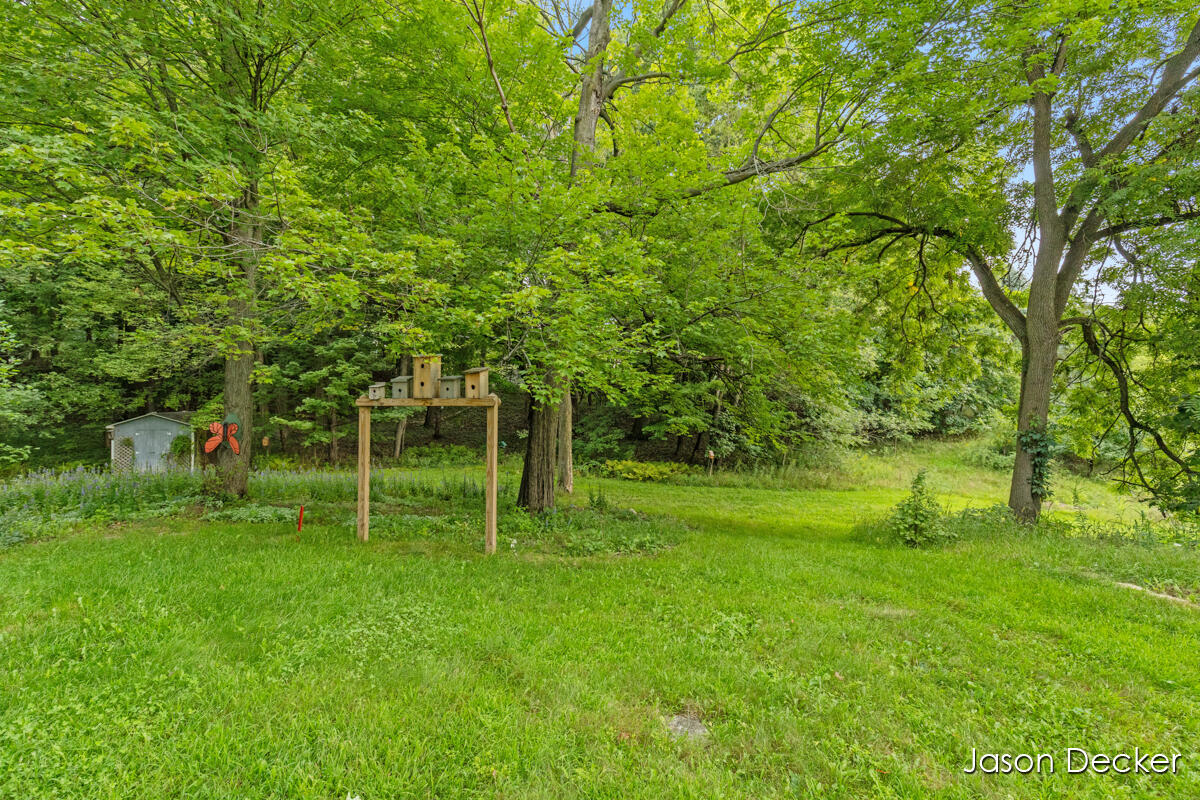 6181 10 Mile Road NE Rockford MI 49341