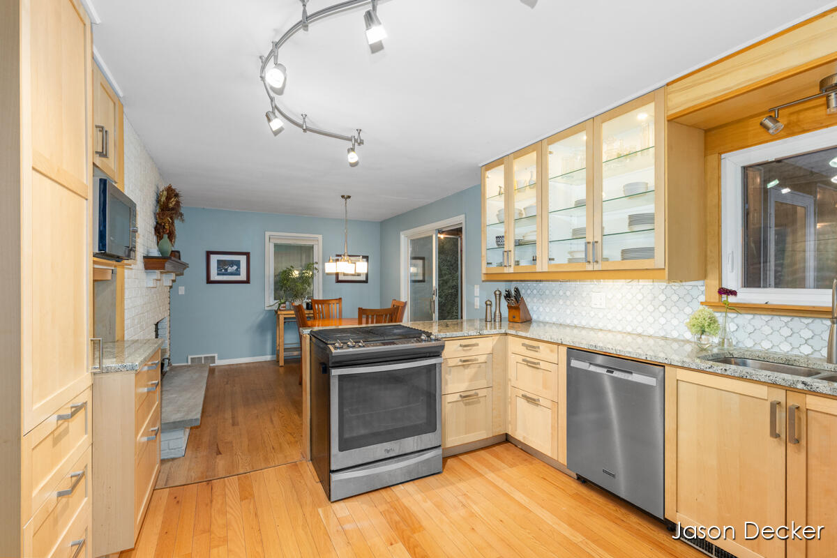 6181 10 Mile Road NE Rockford MI 49341