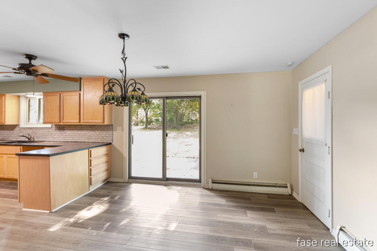 7676 Courtland Drive NE Rockford MI 49341