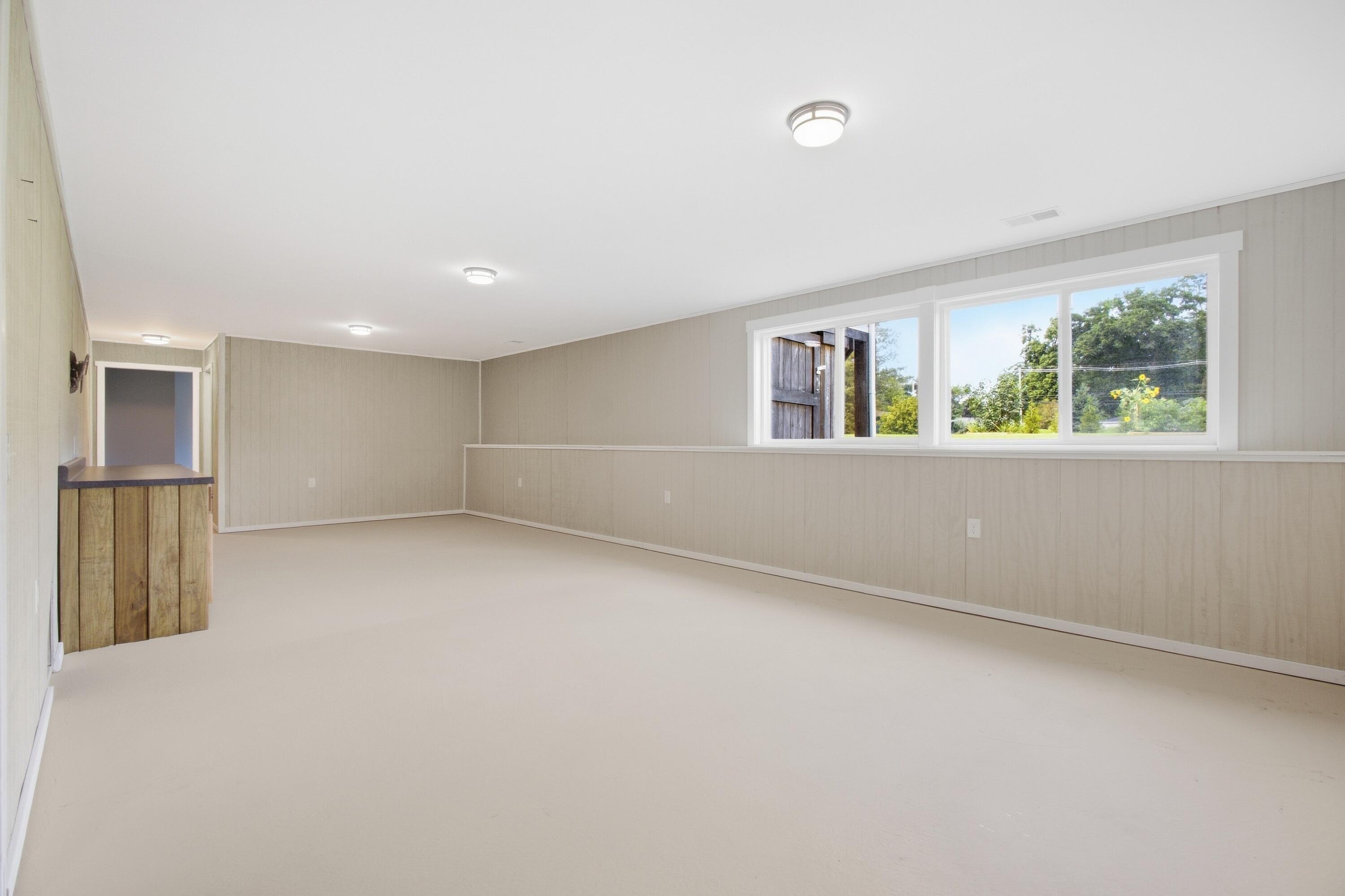 2076 Poplar Court Muskegon MI 49445