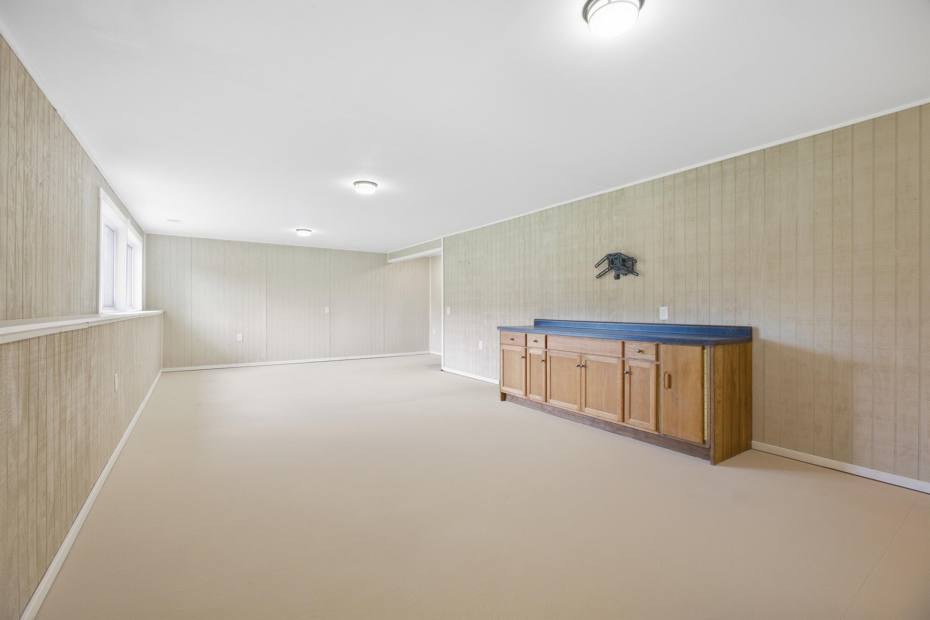 2076 Poplar Court Muskegon MI 49445