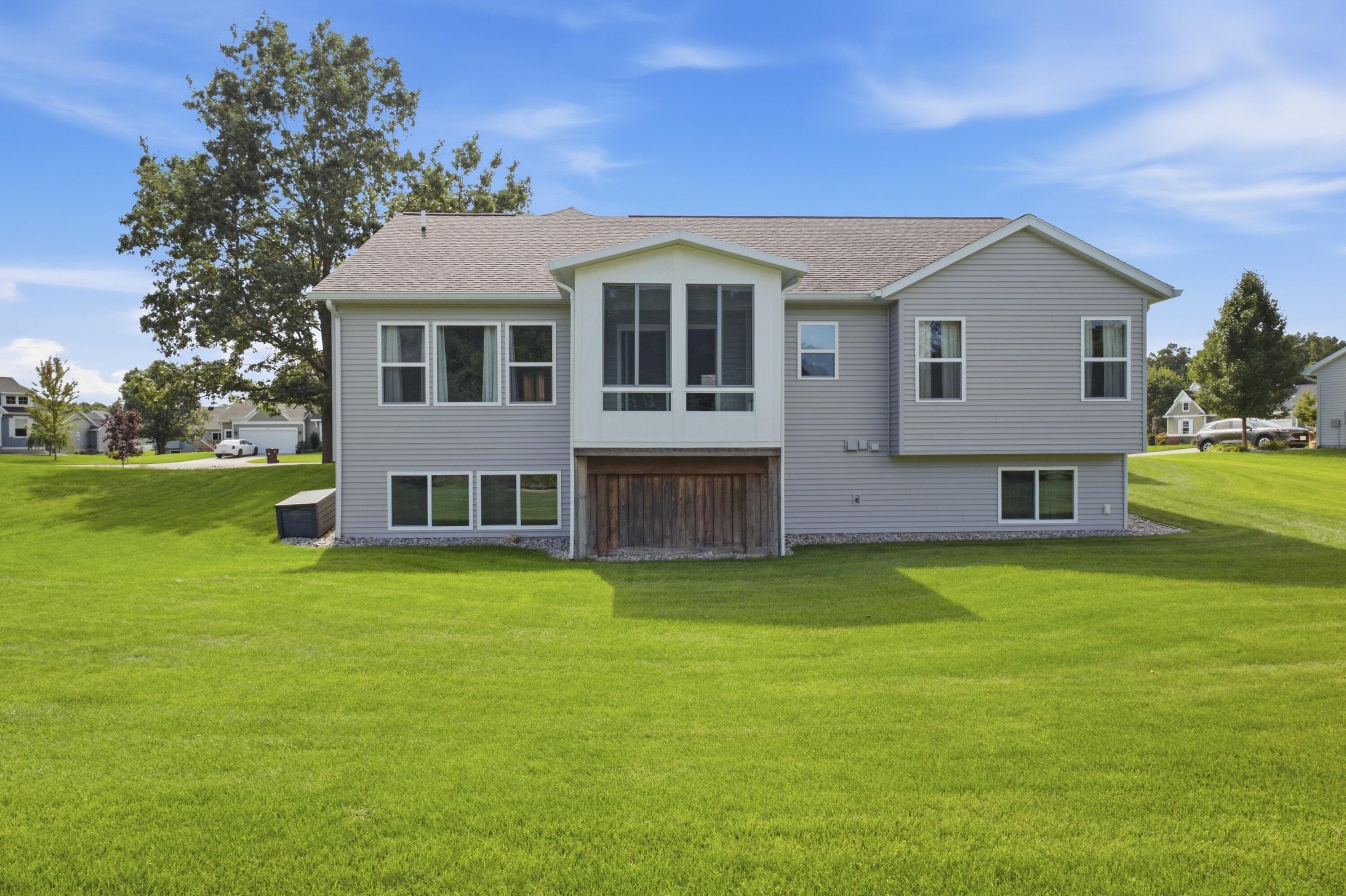 2076 Poplar Court Muskegon MI 49445
