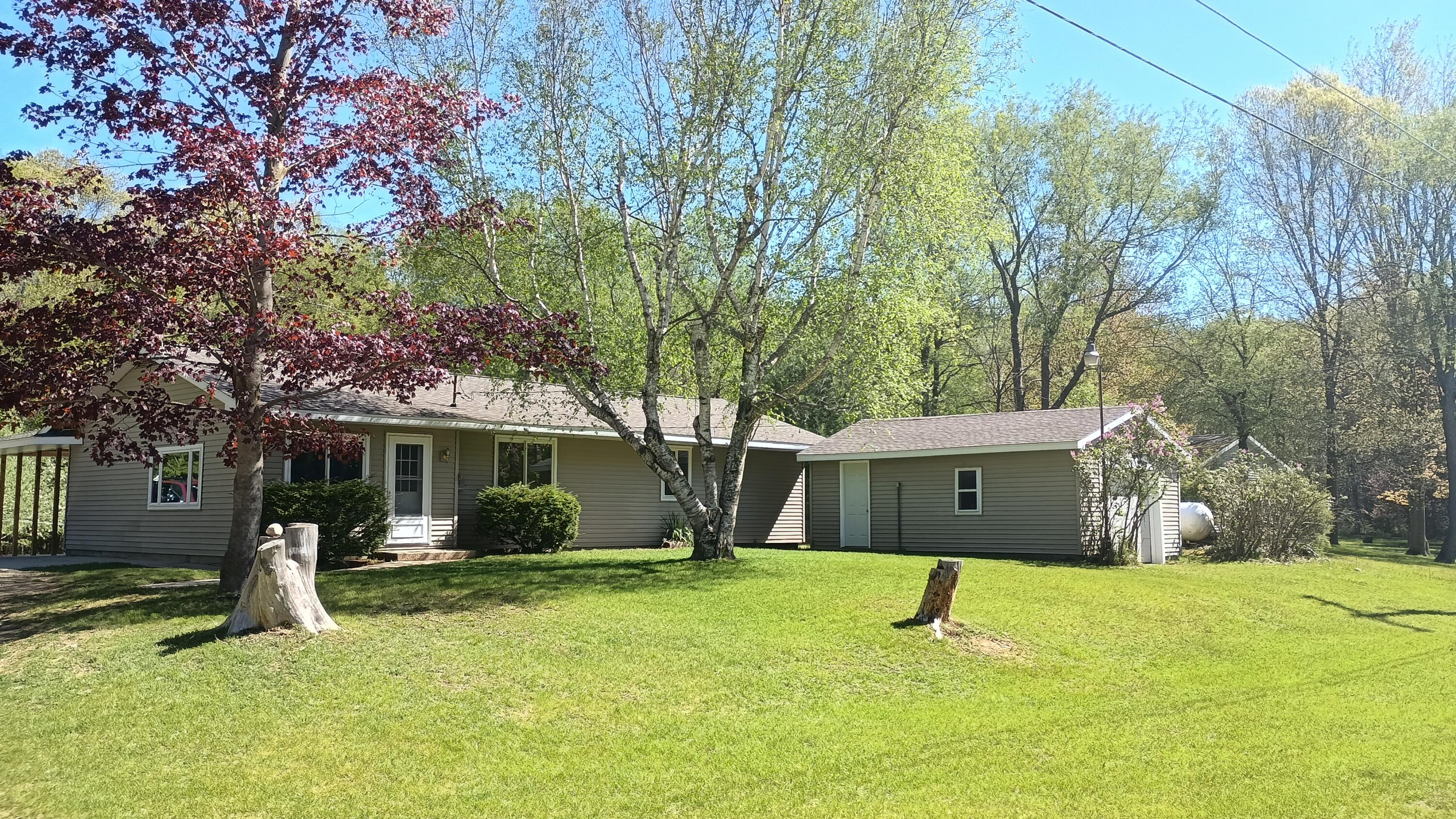 6816 W Victory Drive Ludington MI 49431