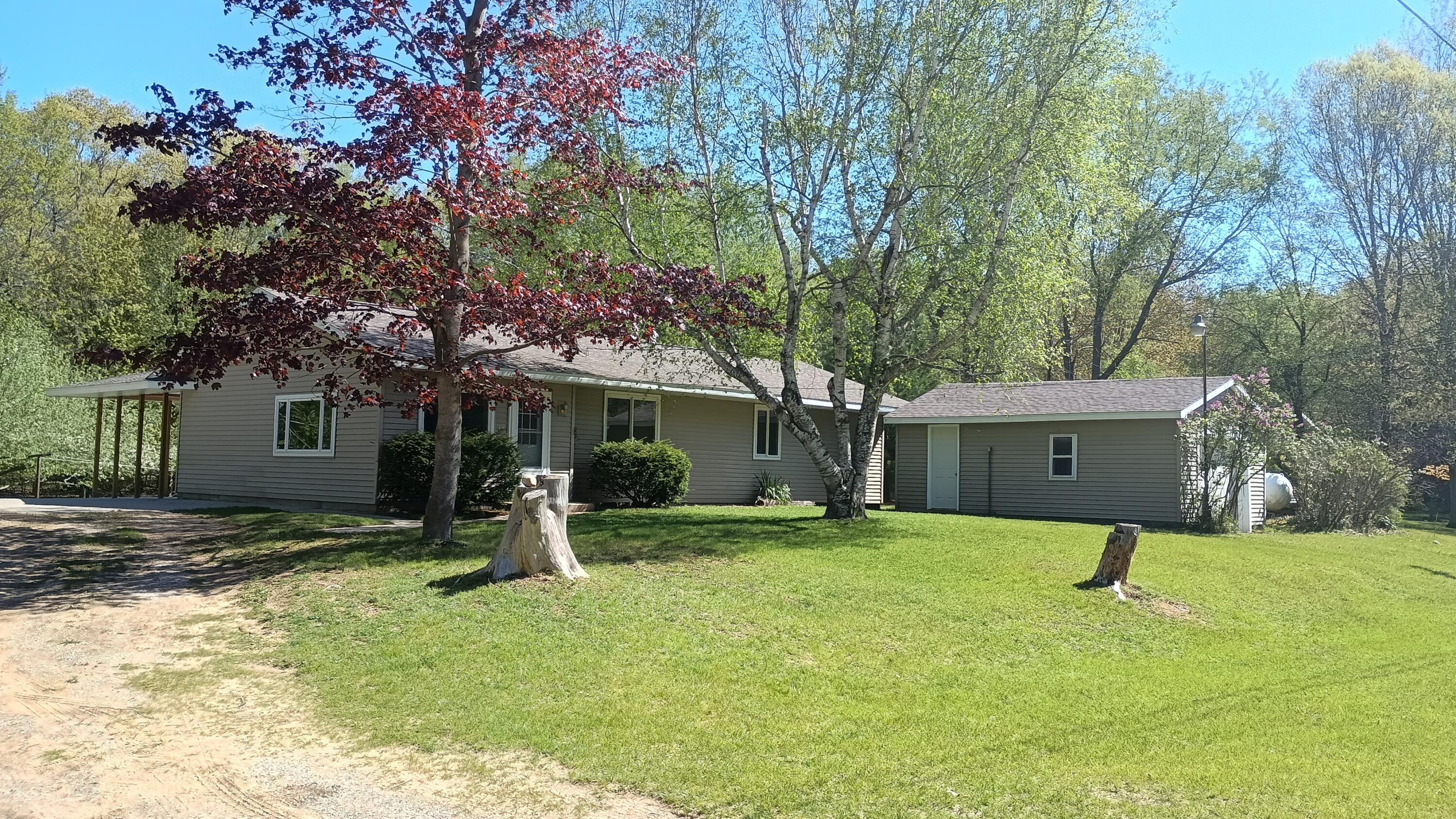 6816 W Victory Drive Ludington MI 49431