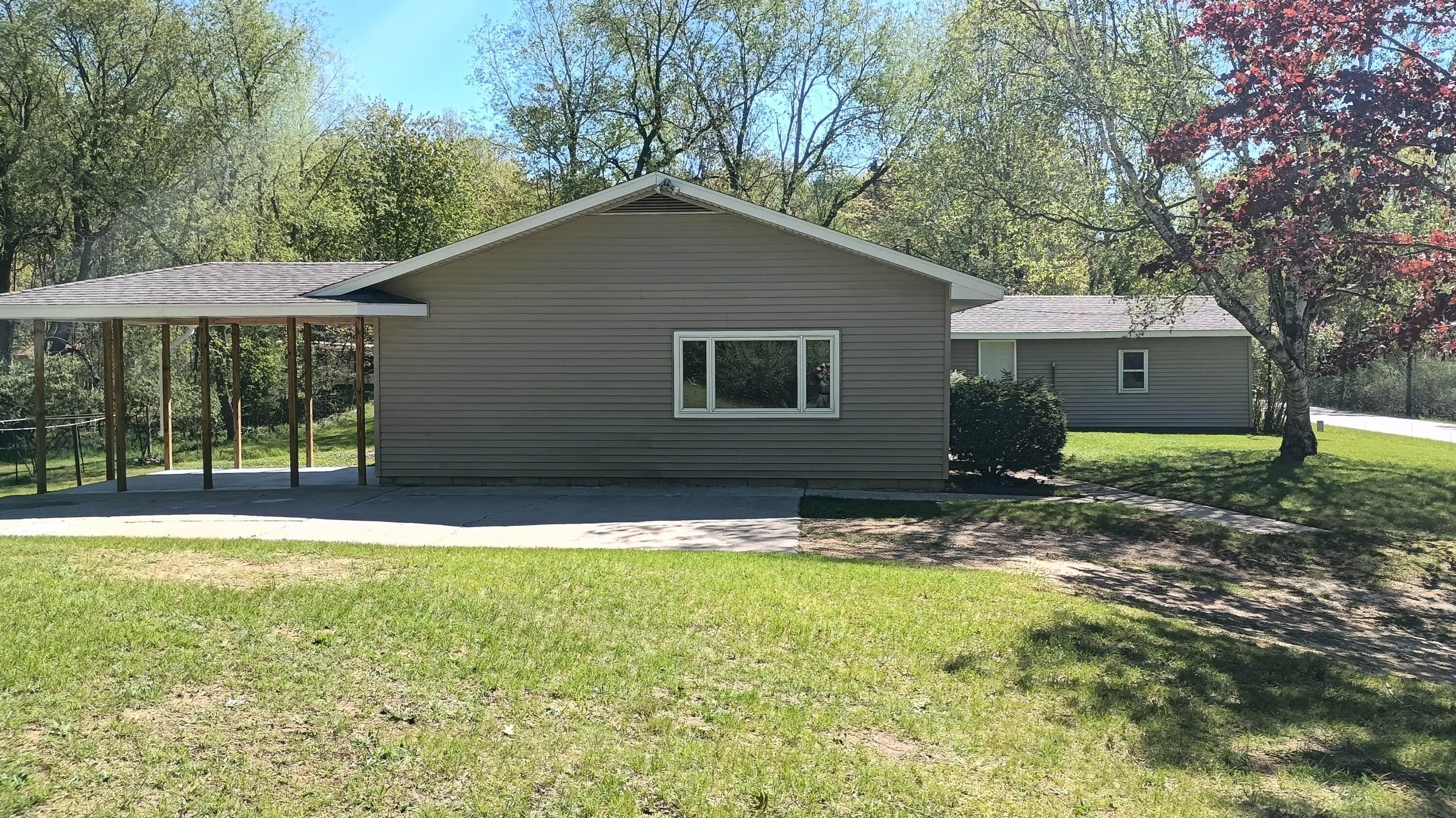 6816 W Victory Drive Ludington MI 49431