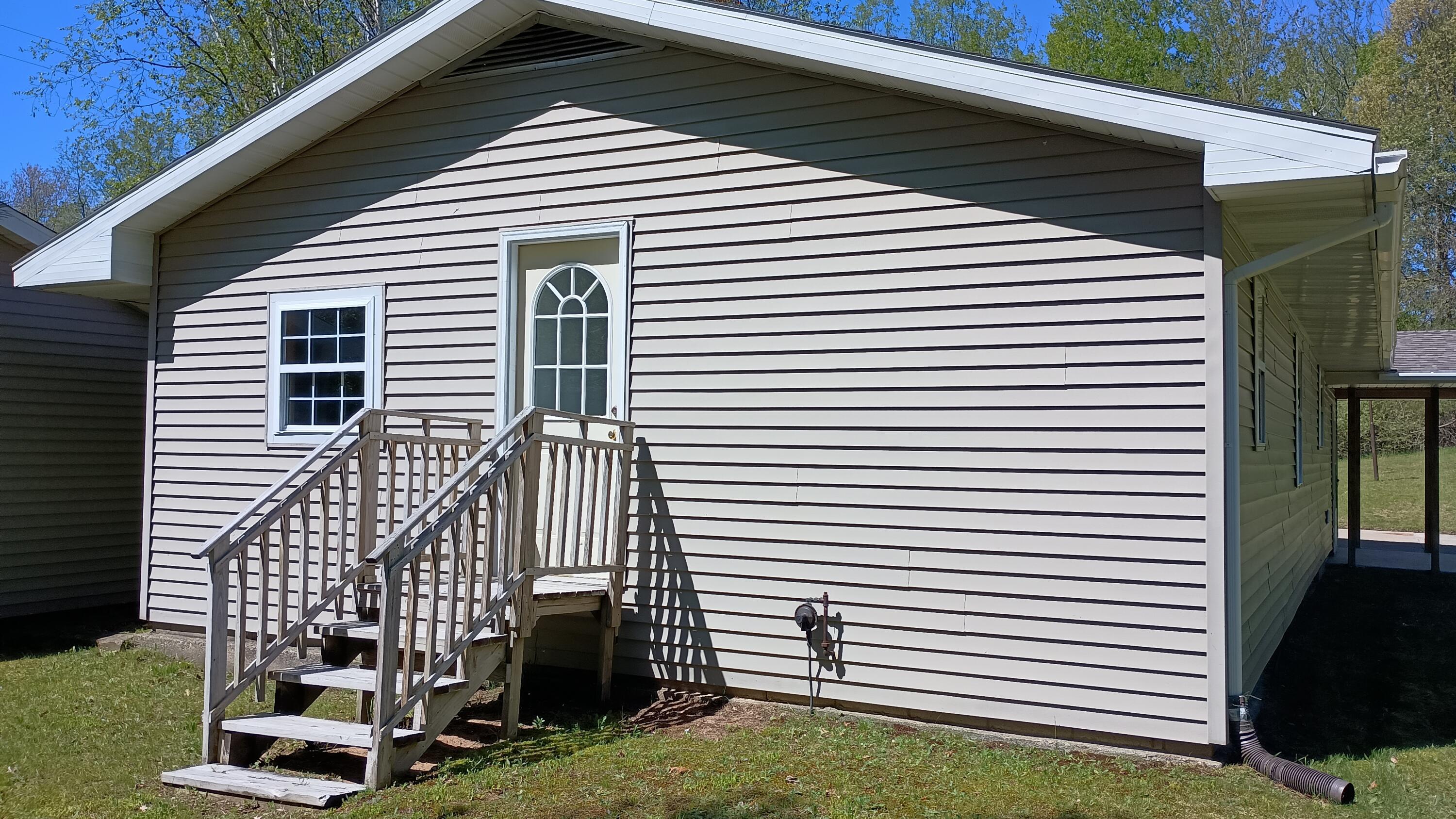 6816 W Victory Drive Ludington MI 49431