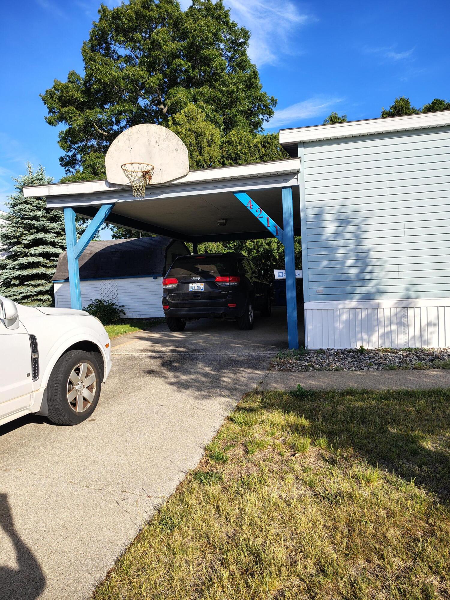 4211 Squaw Creek Trail Muskegon MI 49442