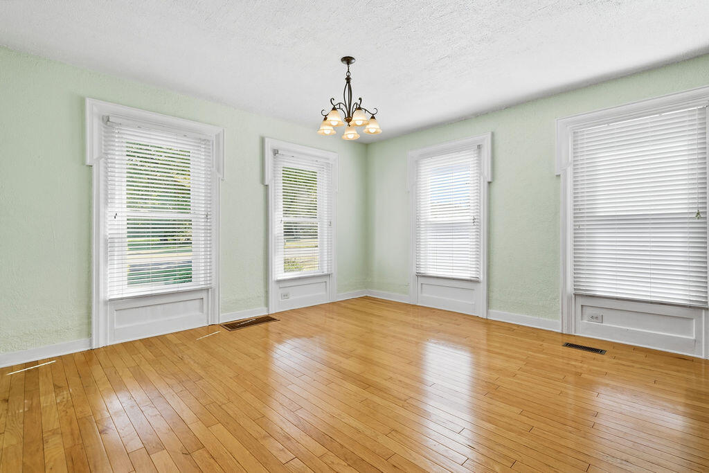 6649 122nd Avenue Fennville MI 49408