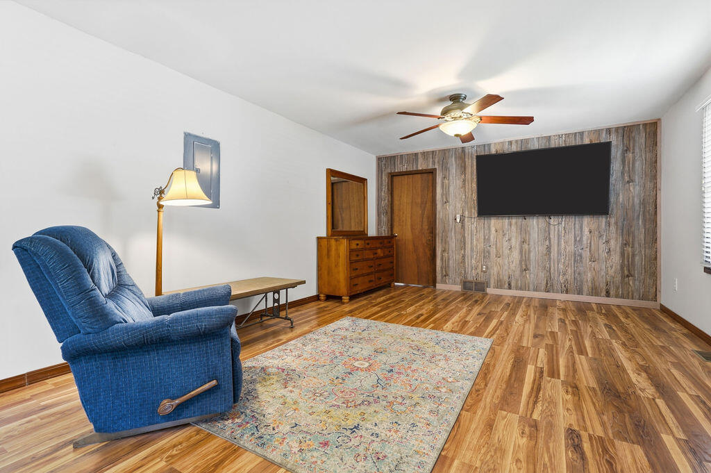 6649 122nd Avenue Fennville MI 49408