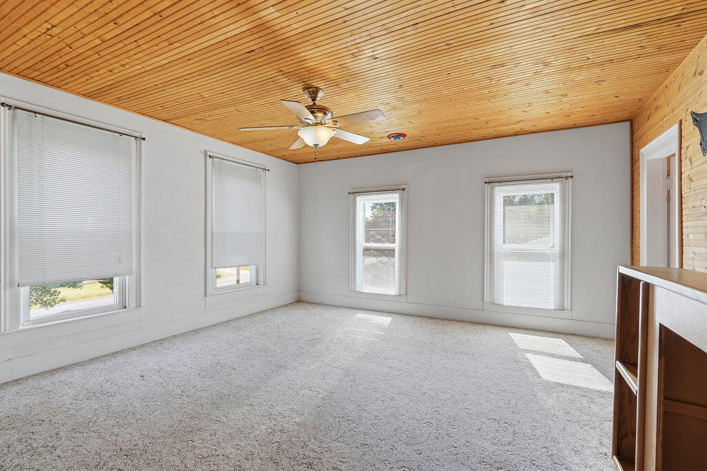 6649 122nd Avenue Fennville MI 49408