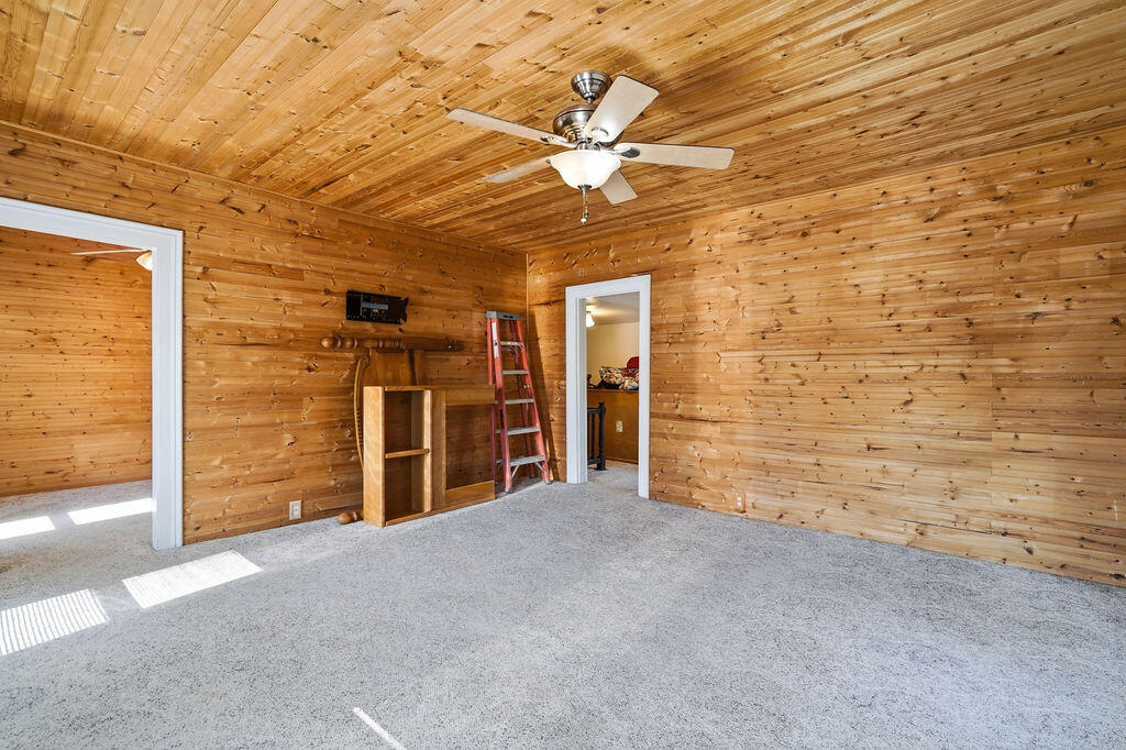6649 122nd Avenue Fennville MI 49408