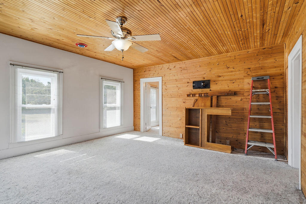 6649 122nd Avenue Fennville MI 49408