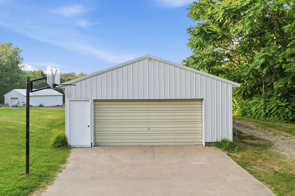 6649 122nd Avenue Fennville MI 49408