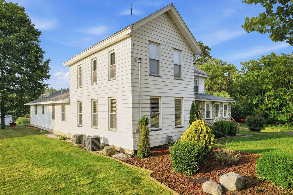 6649 122nd Avenue Fennville MI 49408