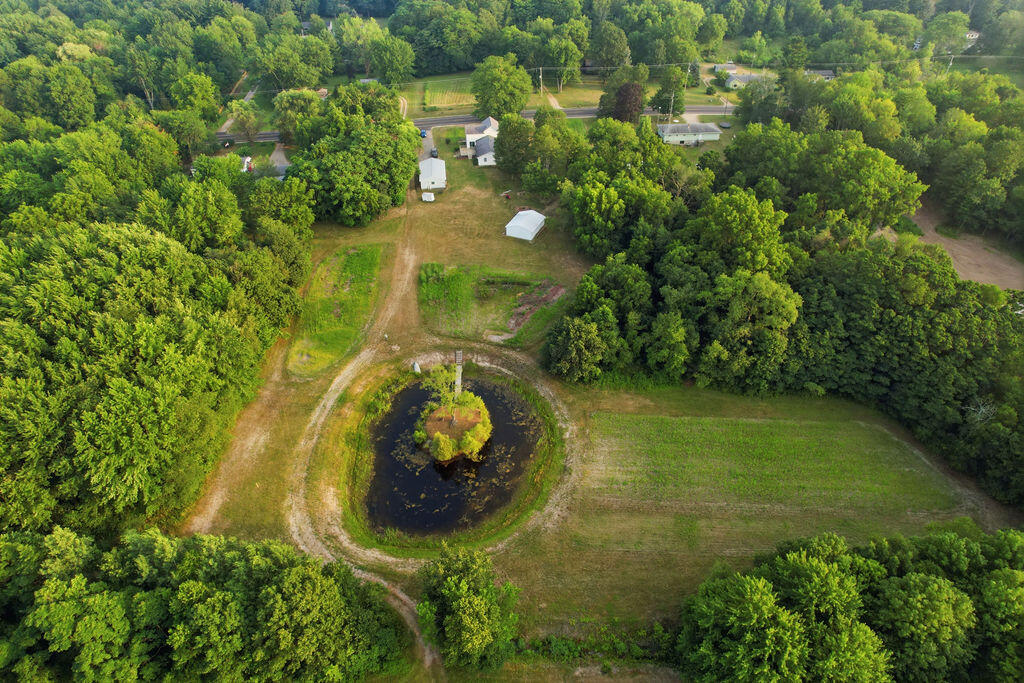 6649 122nd Avenue Fennville MI 49408