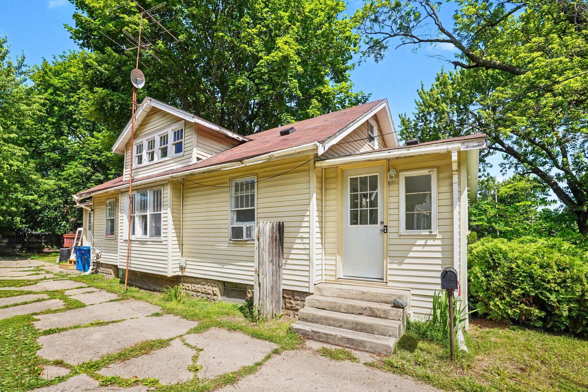 607 Ira Avenue Kalamazoo MI 49048