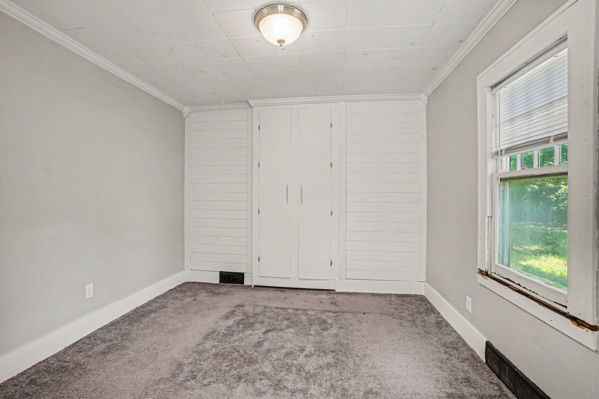 607 Ira Avenue Kalamazoo MI 49048