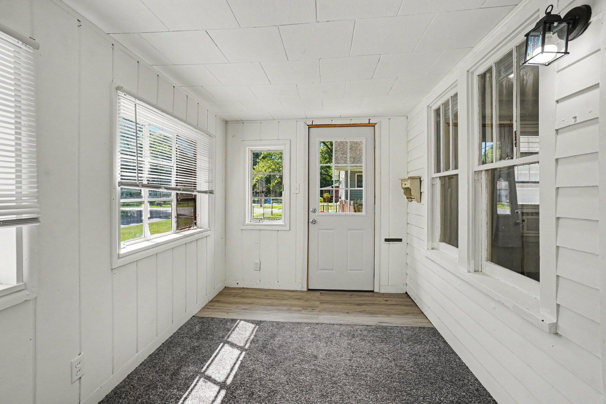 607 Ira Avenue Kalamazoo MI 49048