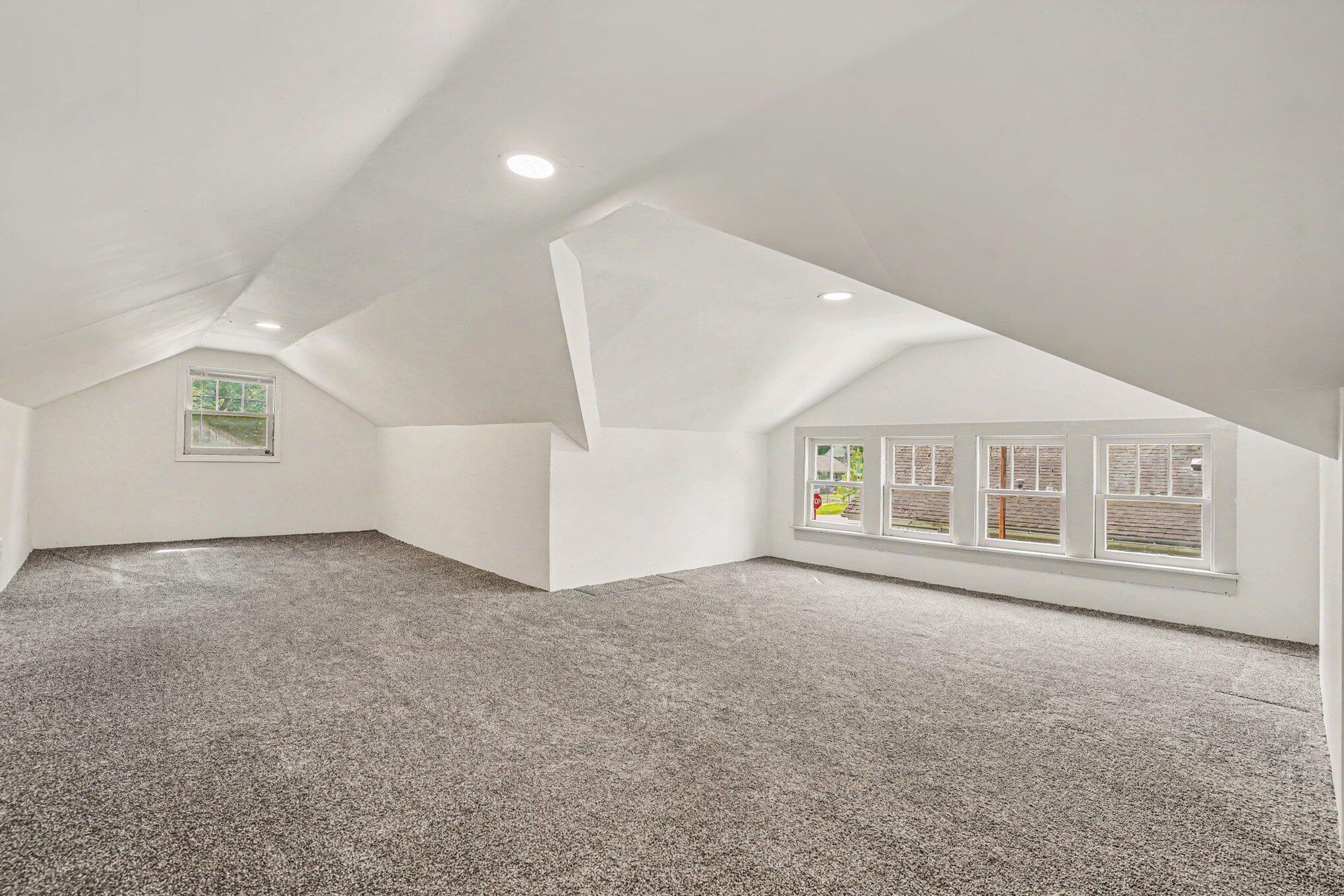 607 Ira Avenue Kalamazoo MI 49048