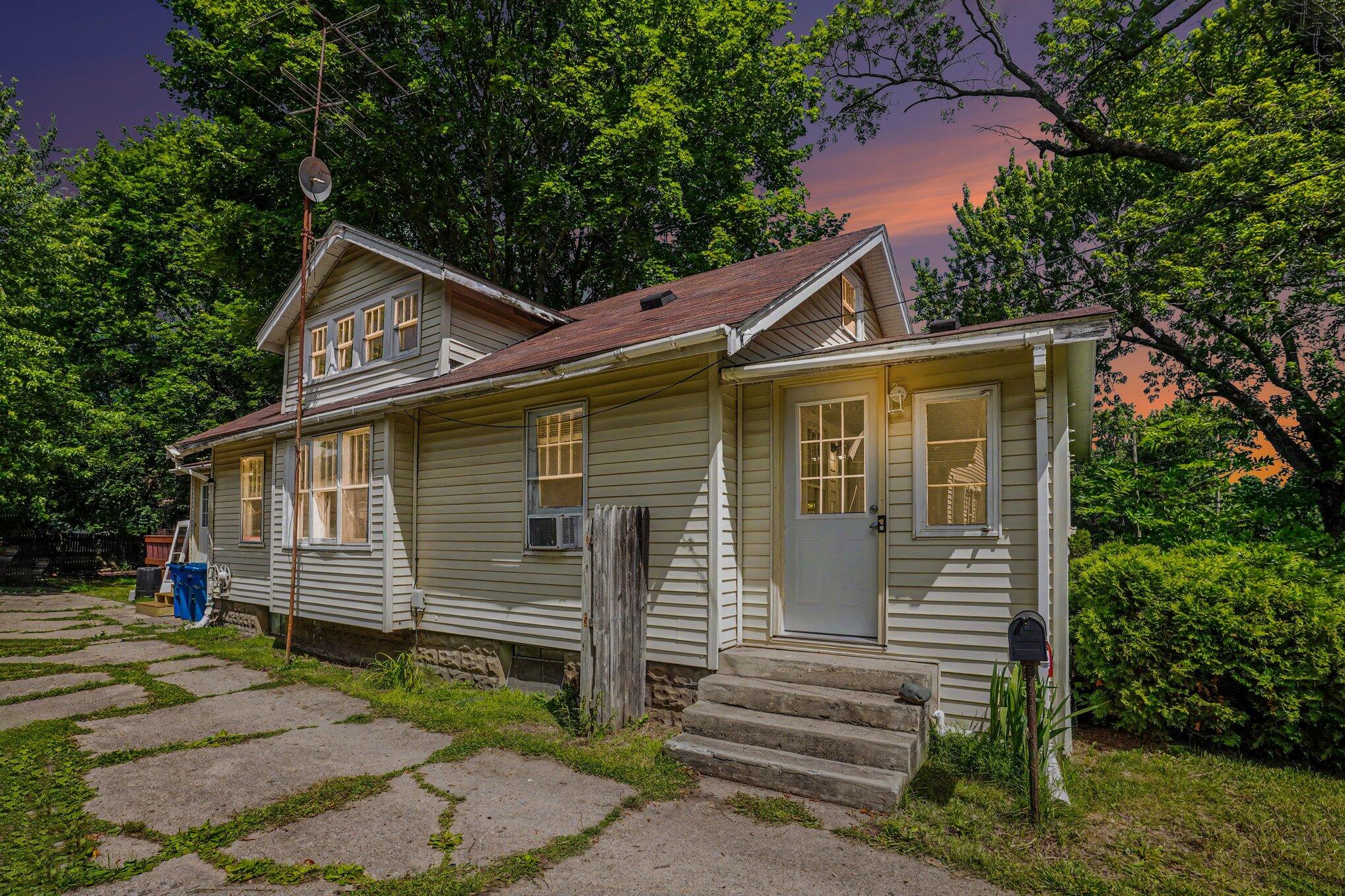 607 Ira Avenue Kalamazoo MI 49048