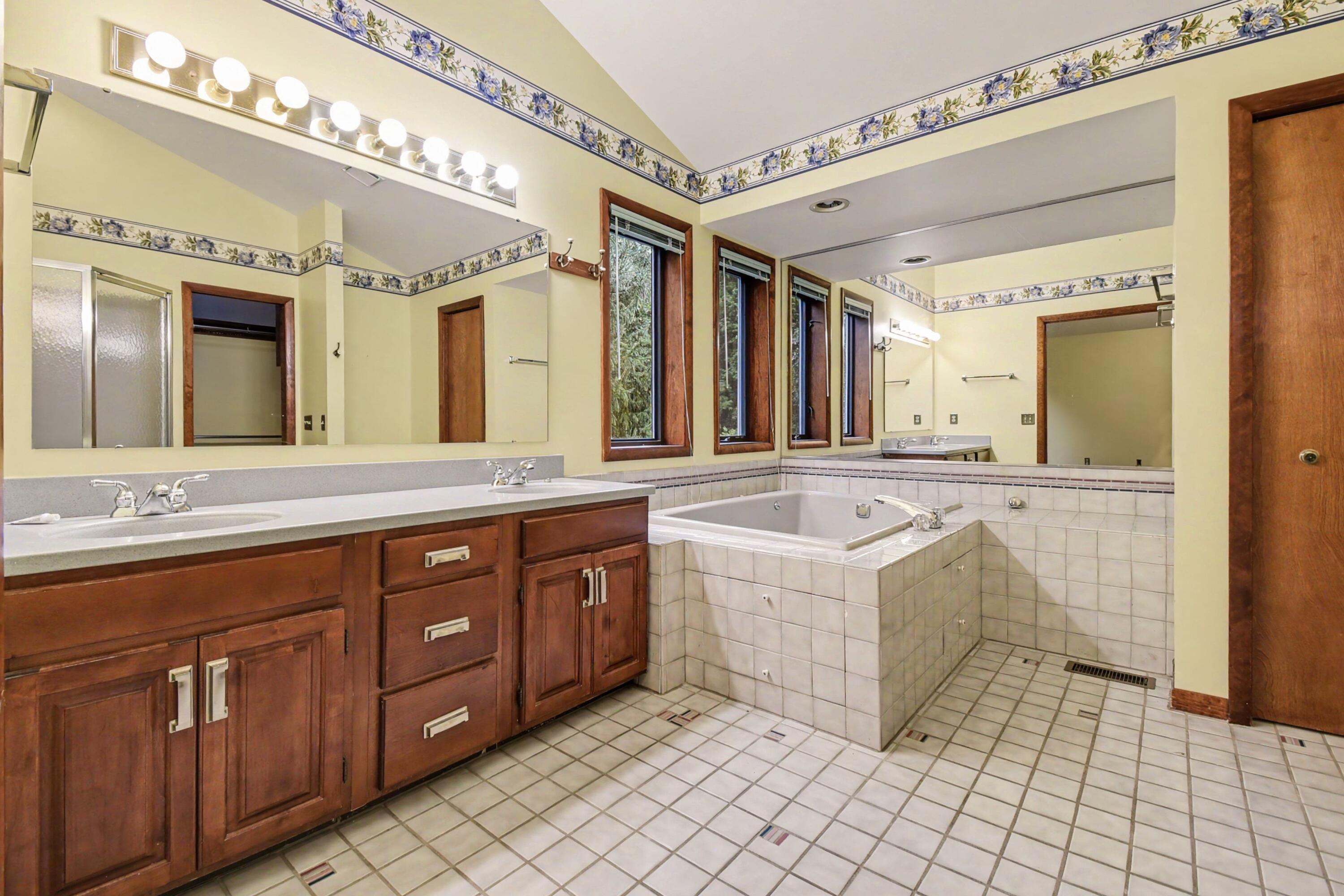 6039 Arroyo Vista Drive NE Rockford MI 49341