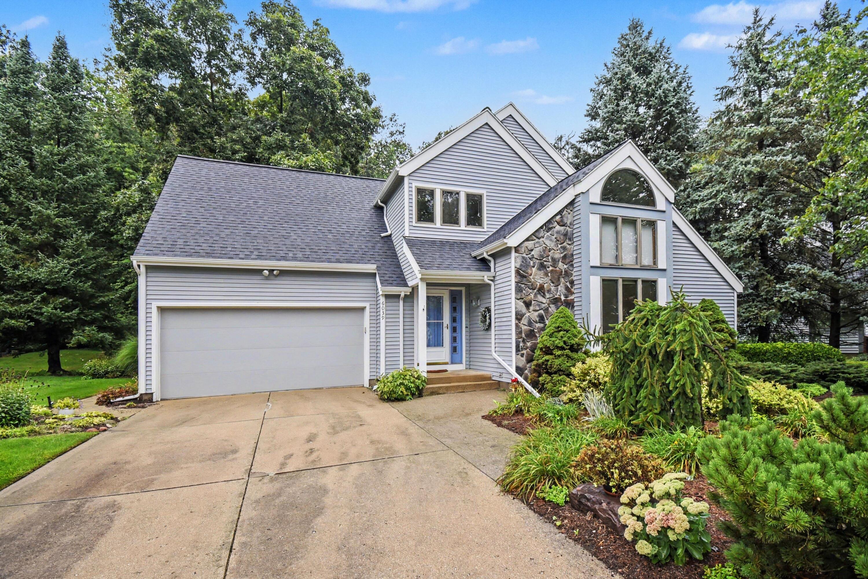 6039 Arroyo Vista Drive NE Rockford MI 49341