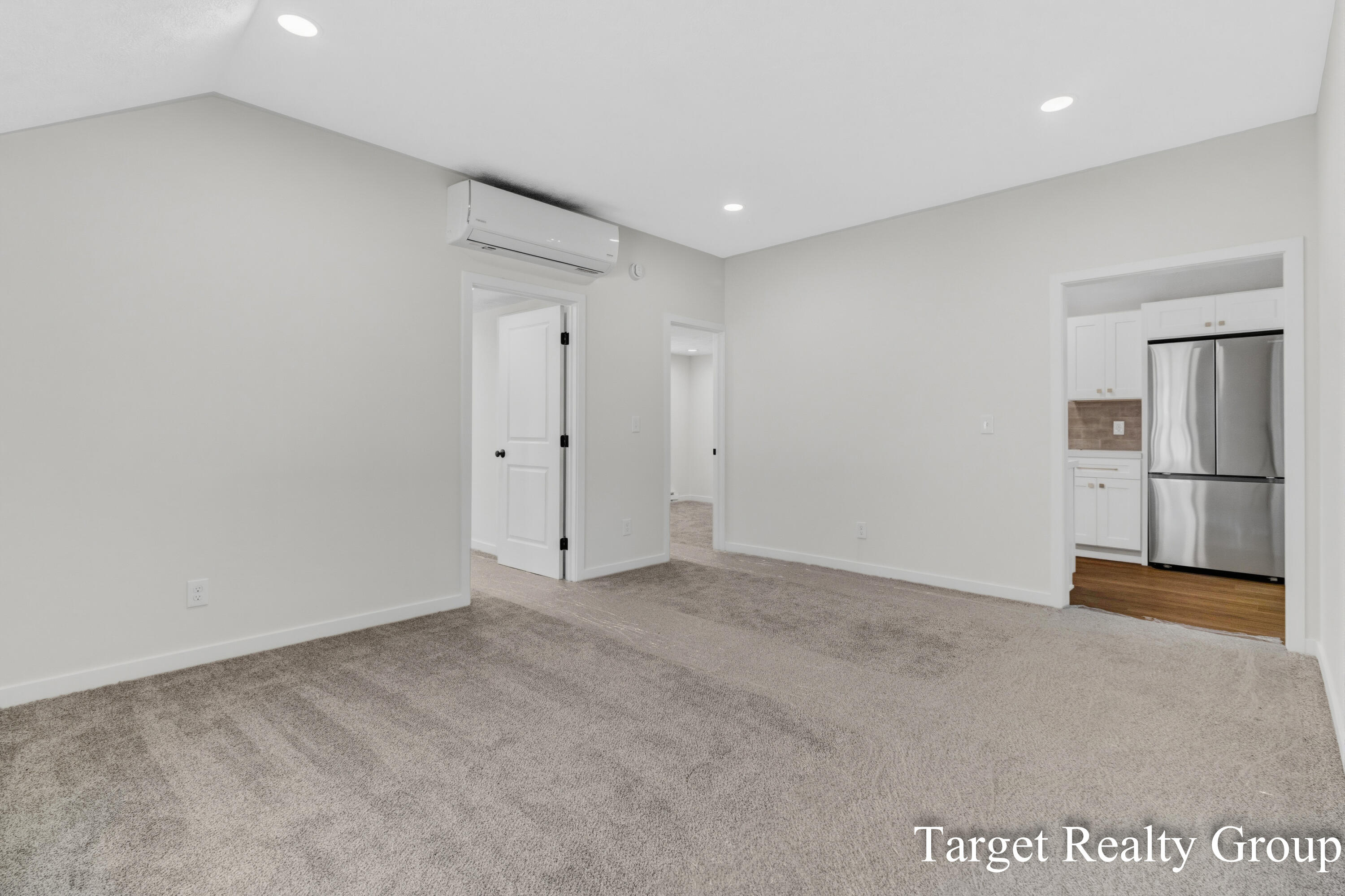 8660 Merry Drive NE Rockford MI 49341