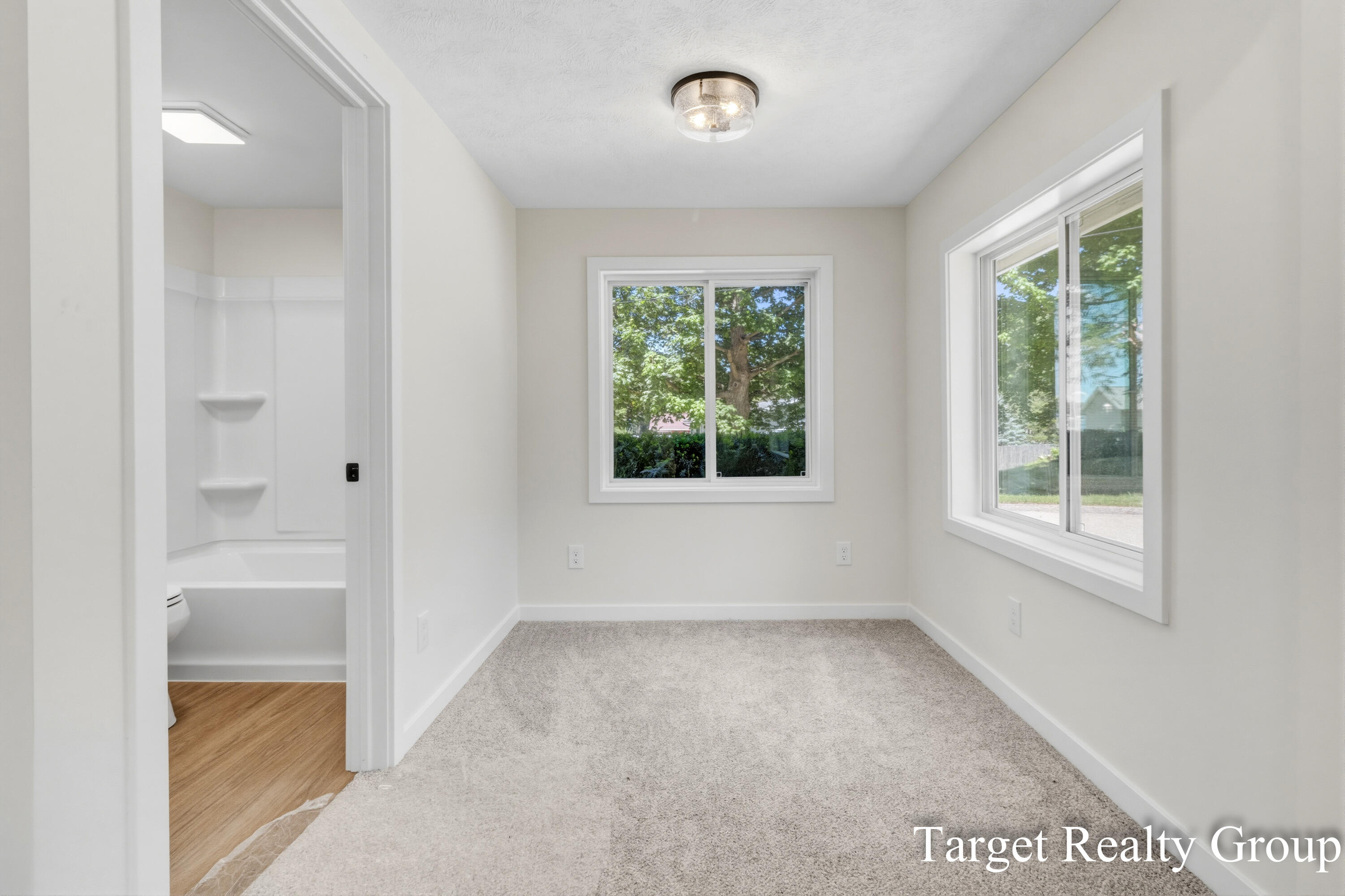 8660 Merry Drive NE Rockford MI 49341