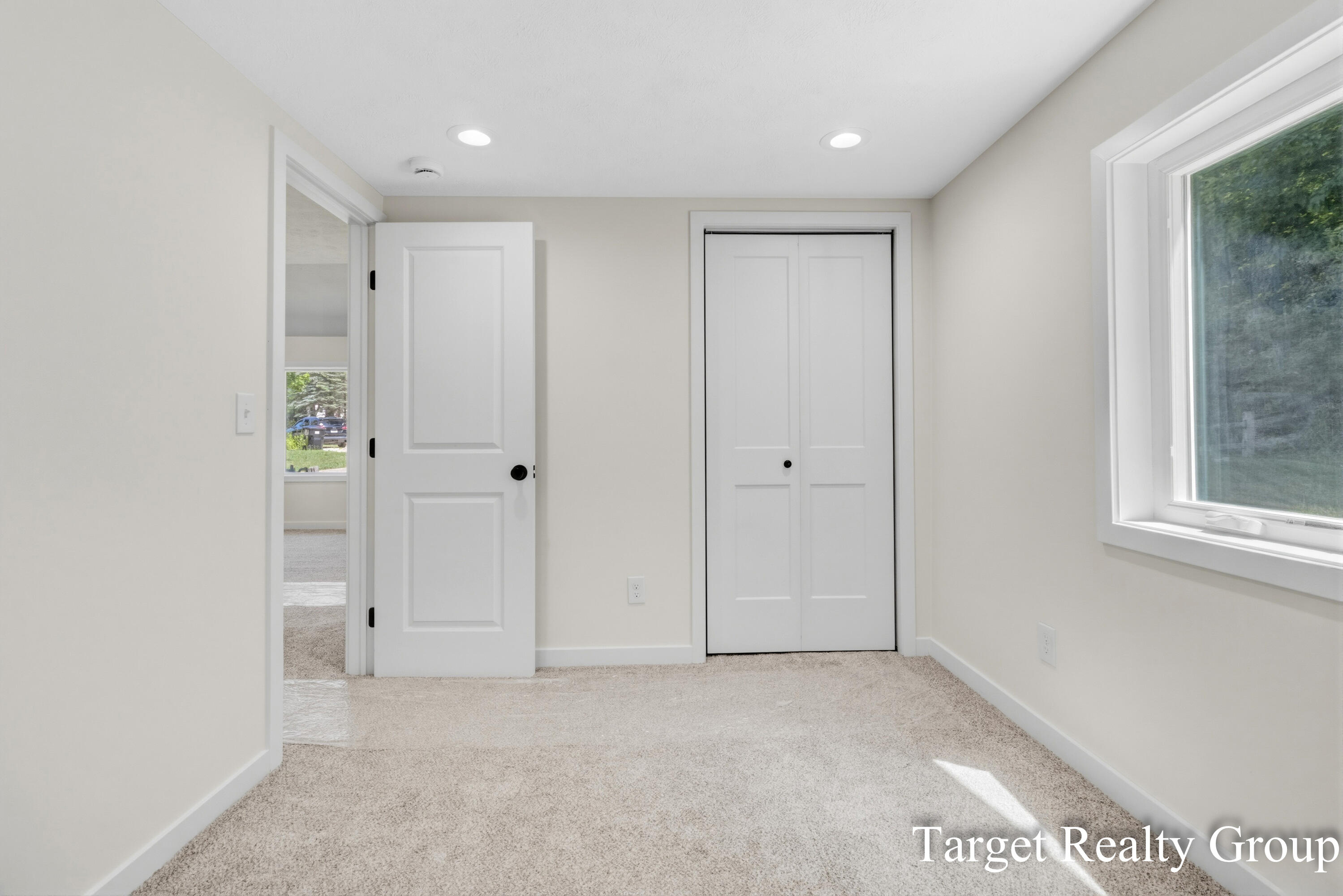 8660 Merry Drive NE Rockford MI 49341