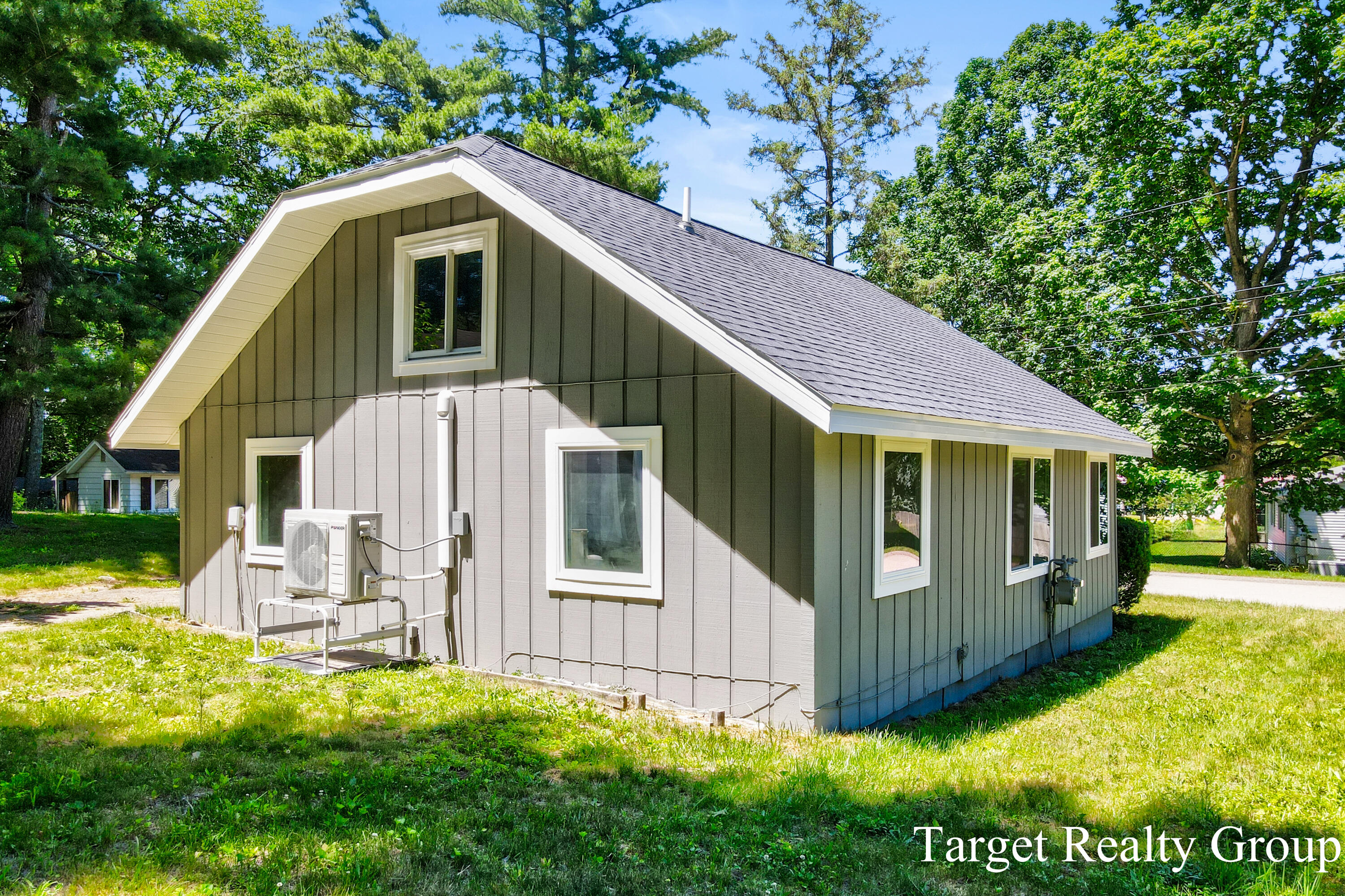 8660 Merry Drive NE Rockford MI 49341