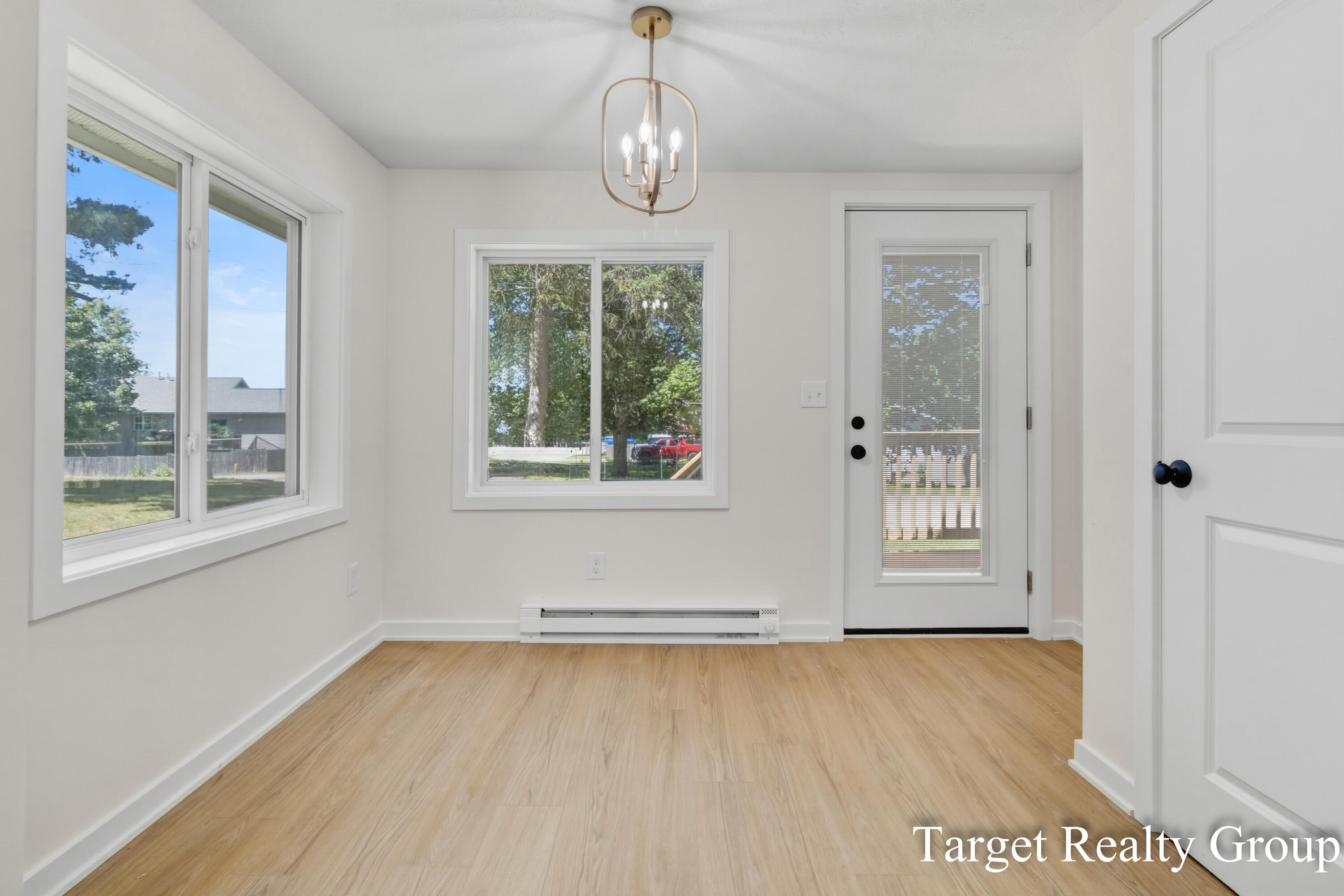 8660 Merry Drive NE Rockford MI 49341