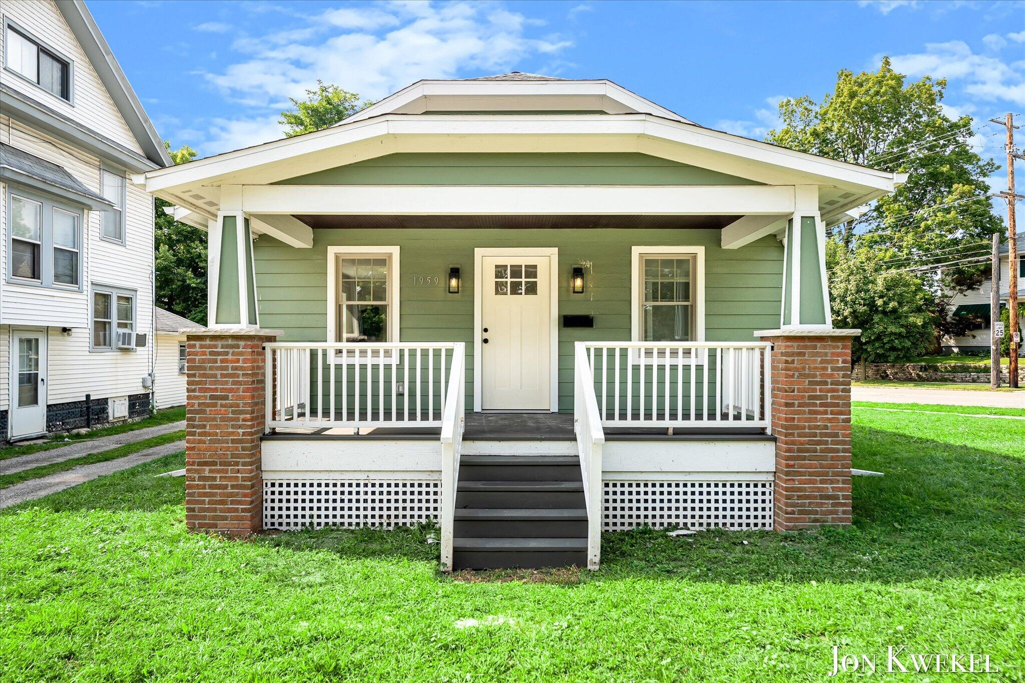 1959 Plainfield Avenue NE Grand Rapids MI 49505