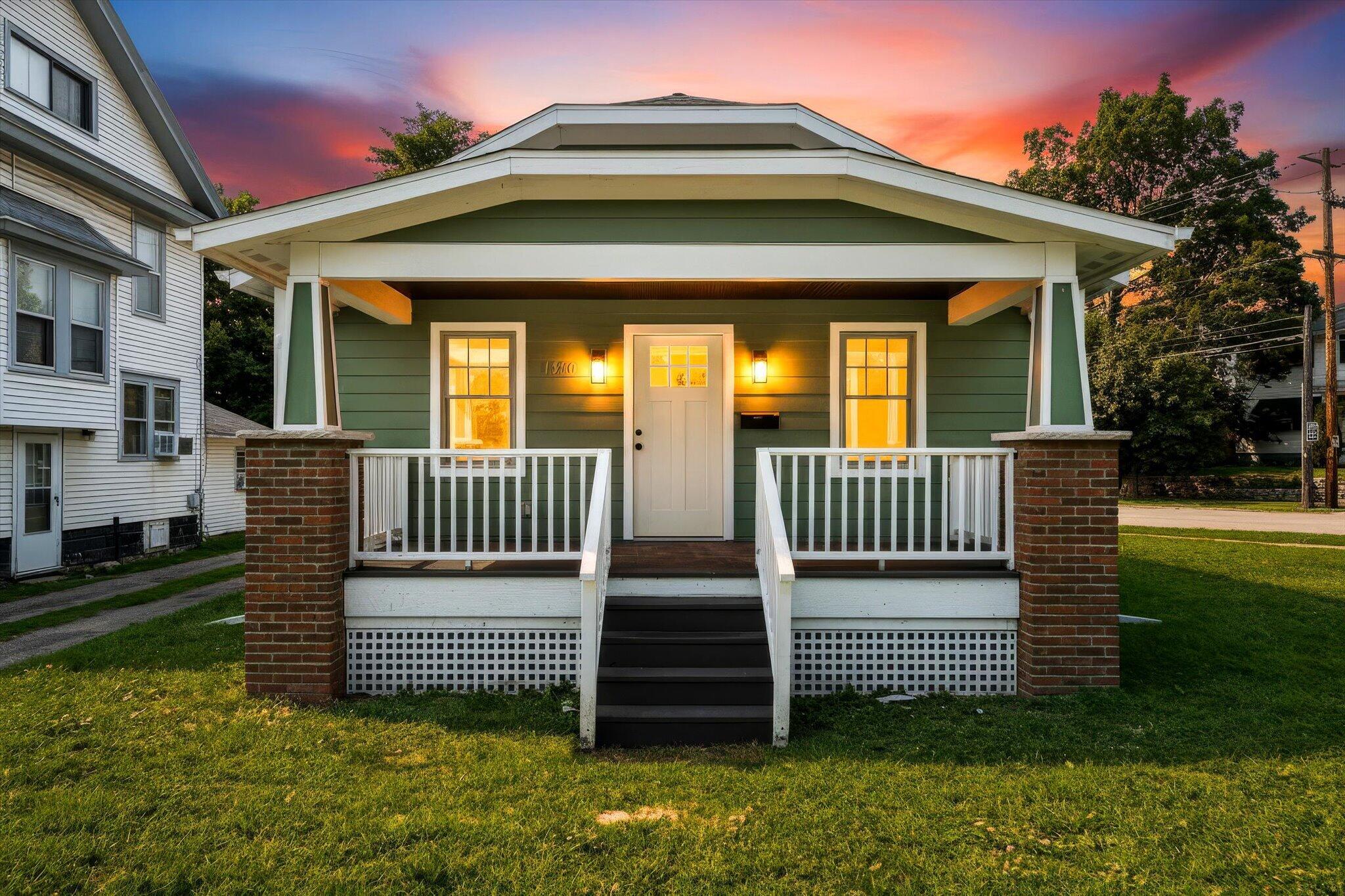 1959 Plainfield Avenue NE Grand Rapids MI 49505