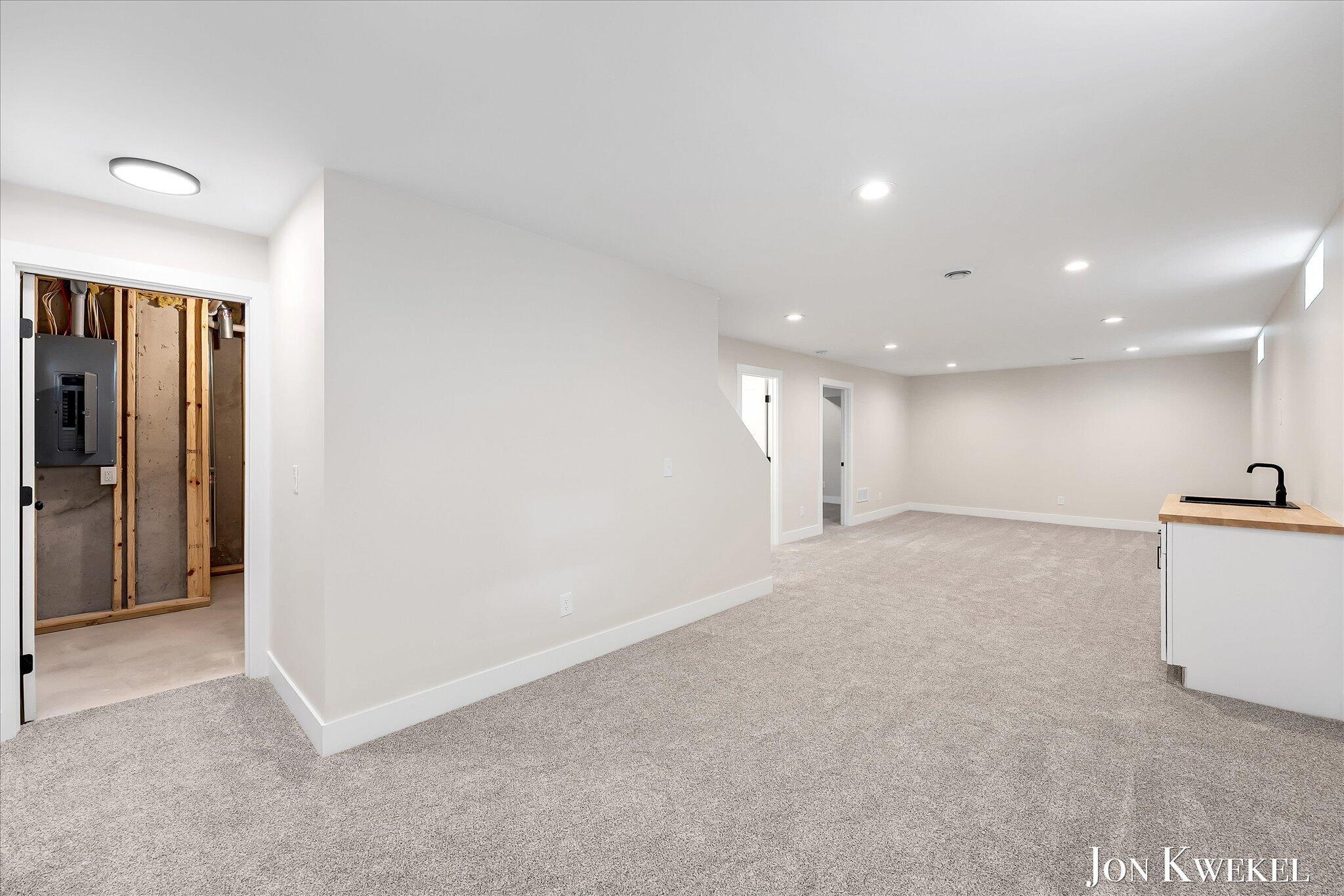 1959 Plainfield Avenue NE Grand Rapids MI 49505