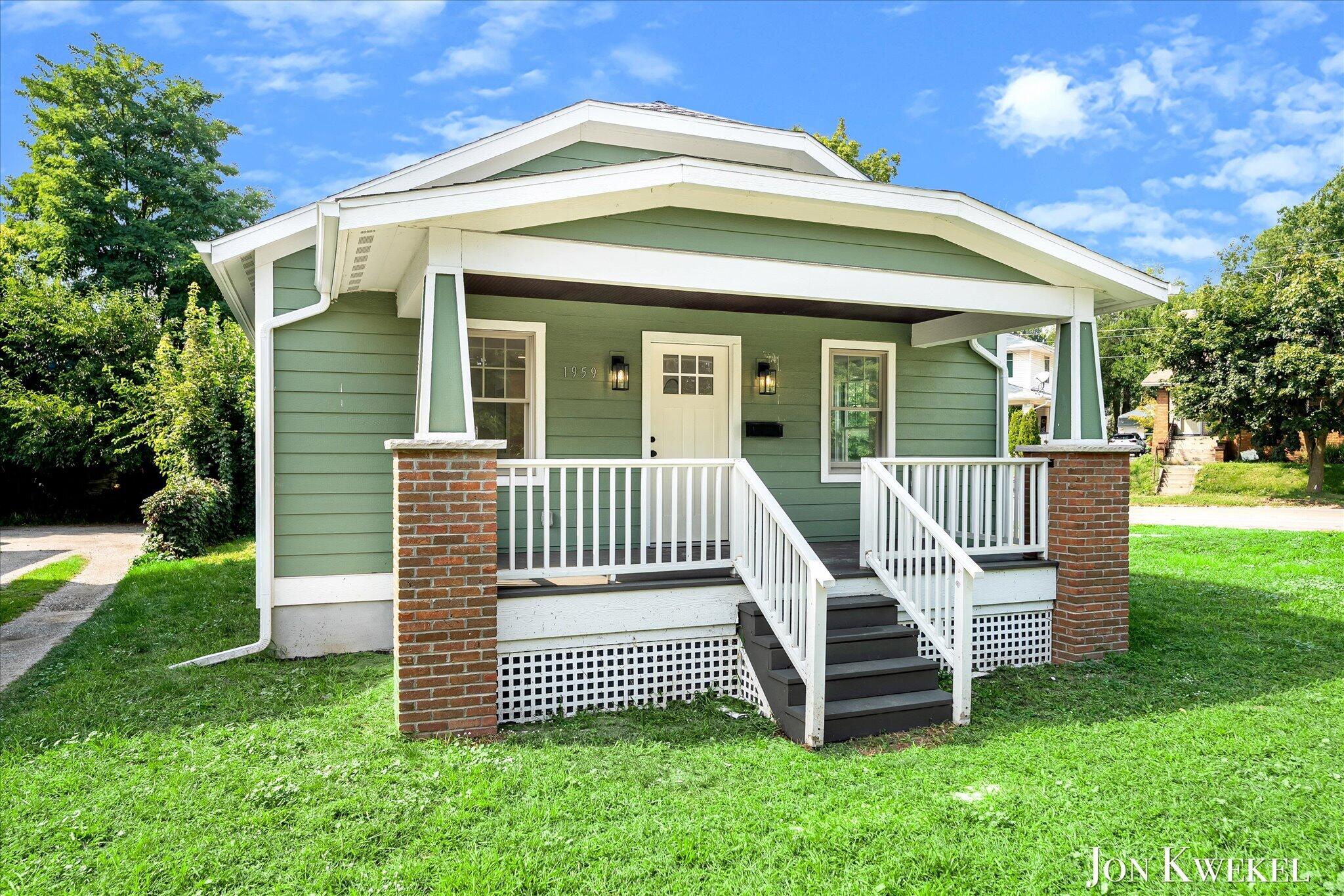 1959 Plainfield Avenue NE Grand Rapids MI 49505